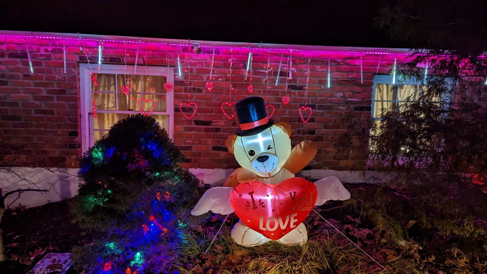 AerWo 4 FT Valentines Day Outdoor Decoration Inflatable Teddy Bear with Love Heart, Valentines Blow Up Yard Decorations with Build-in LED Lights Sweet Valentines Gift for Home Wedding Party Décor customer photo 1