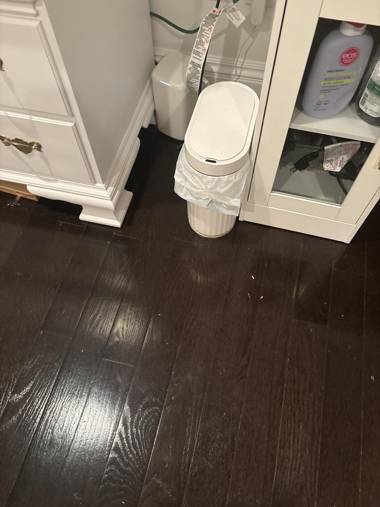 ELPHECO Bathroom Trash Can with Lid, 2 Gallon, Motion Sensor, White Gold, Automatic Garbage Can, IPX5 Waterproof Plastic Wastebasket, Trash Bin for Bathroom, Bedroom, Kitchen and Office customer photo 1