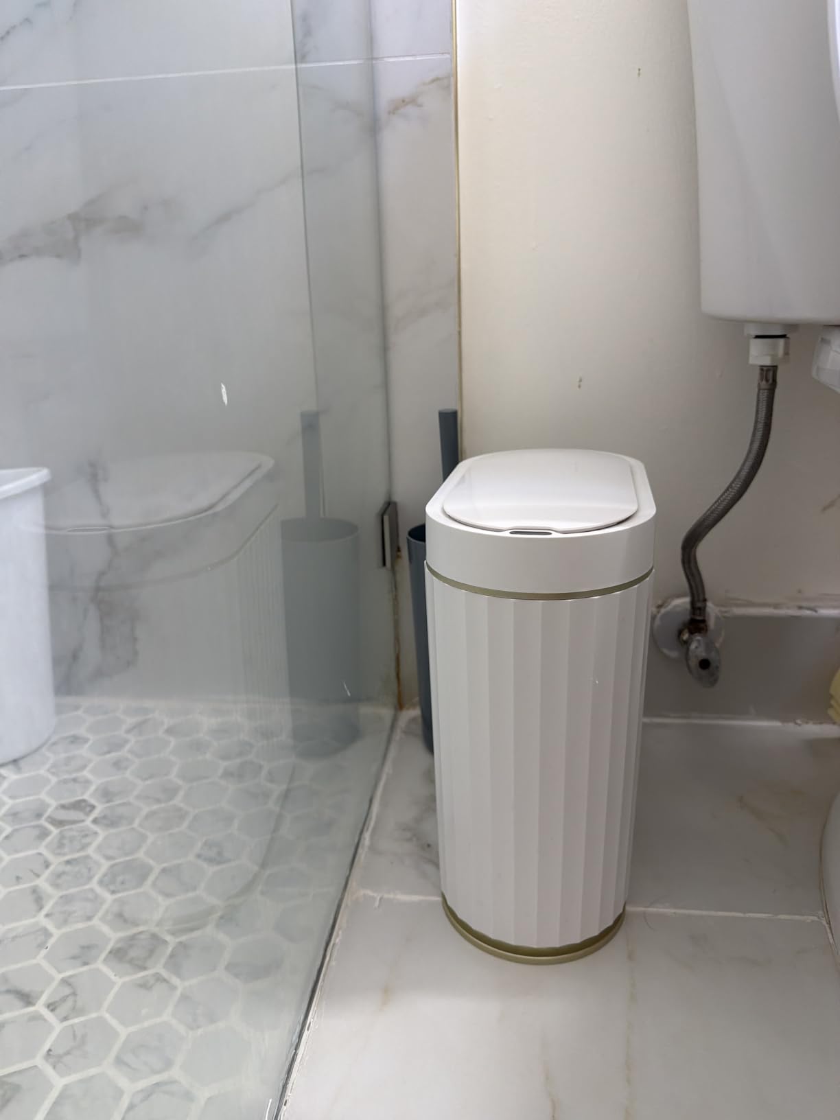 ELPHECO Bathroom Trash Can with Lid, 2 Gallon, Motion Sensor, White Gold, Automatic Garbage Can, IPX5 Waterproof Plastic Wastebasket, Trash Bin for Bathroom, Bedroom, Kitchen and Office customer photo 2