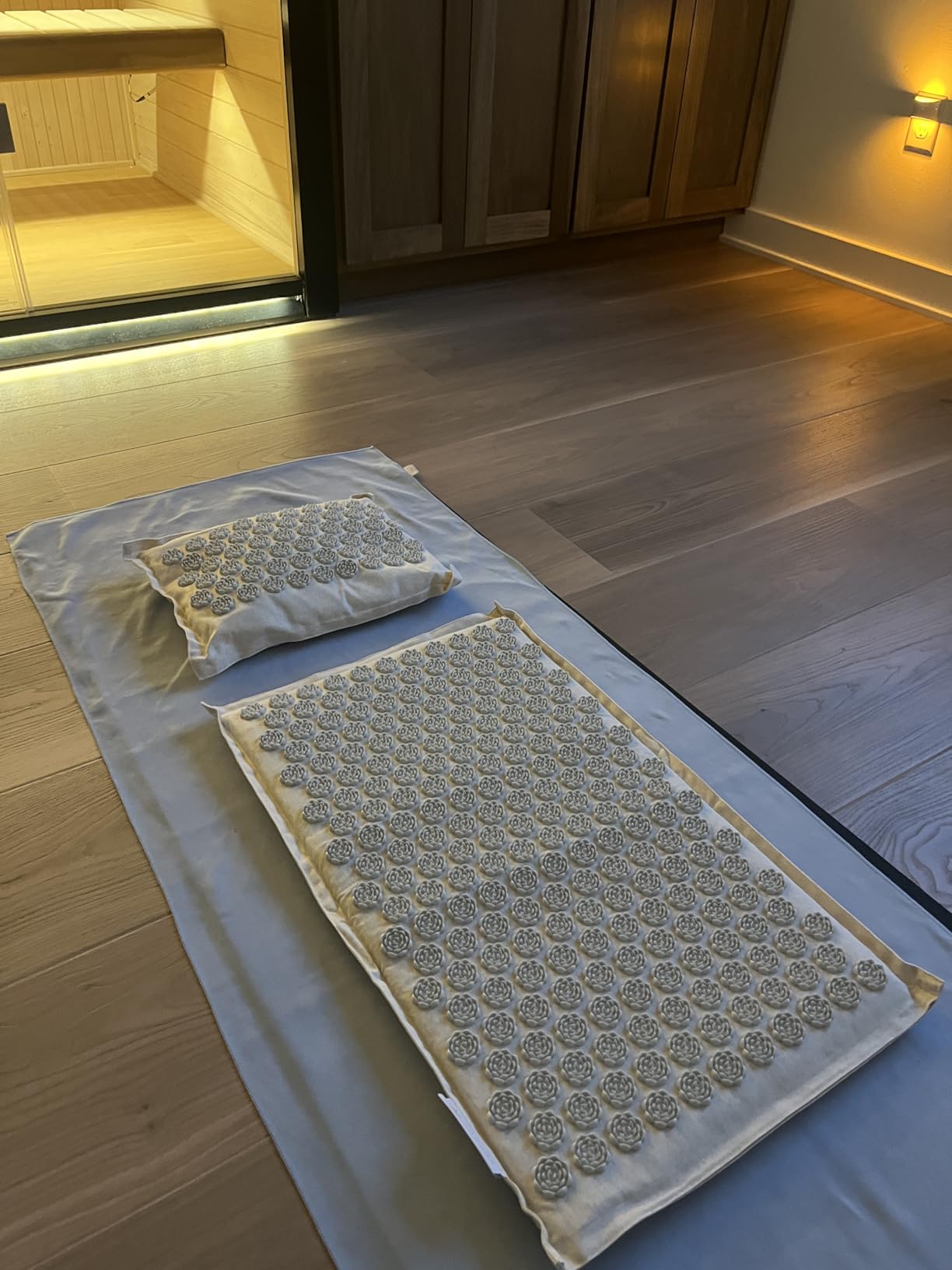 UNMERA Acupressure Mat and Pillow Set,Natural Linen & Coconut Fiber Filling customer photo 2