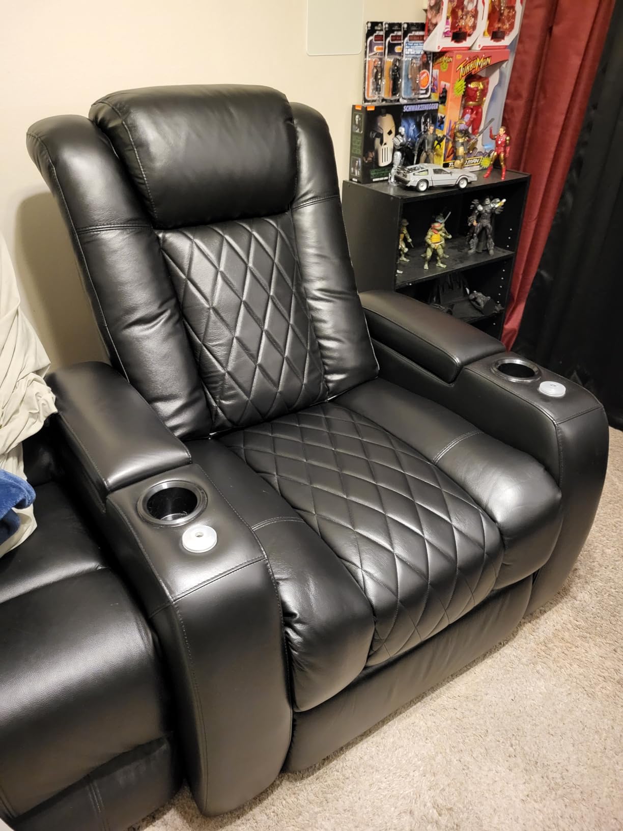 Valencia Tuscany XL Big & Tall Theater Seating - 400lb Capacity, Extra 26-Inch Wide Power Recliner with Italian Leather, Power Headrest & Lumbar Support (Single, Midnight Black) customer photo 1
