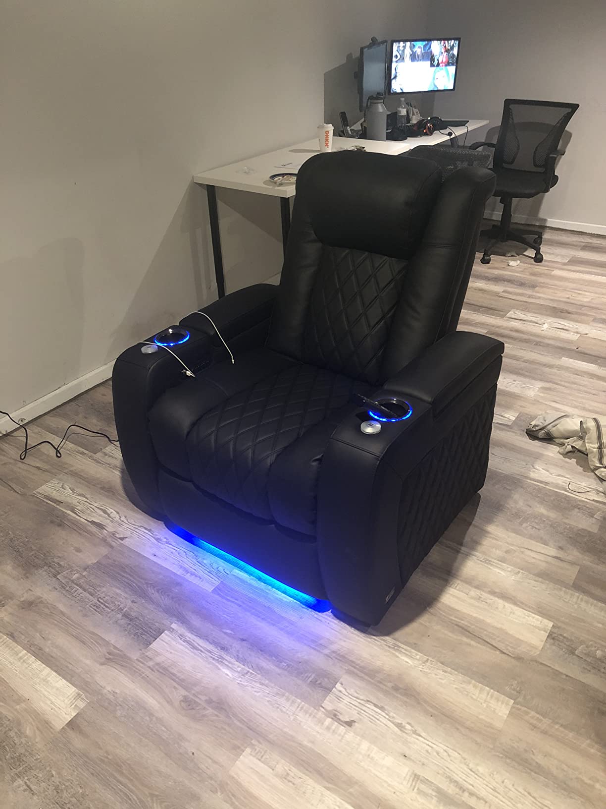 Valencia Tuscany XL Big & Tall Theater Seating - 400lb Capacity, Extra 26-Inch Wide Power Recliner with Italian Leather, Power Headrest & Lumbar Support (Single, Midnight Black) customer photo 2