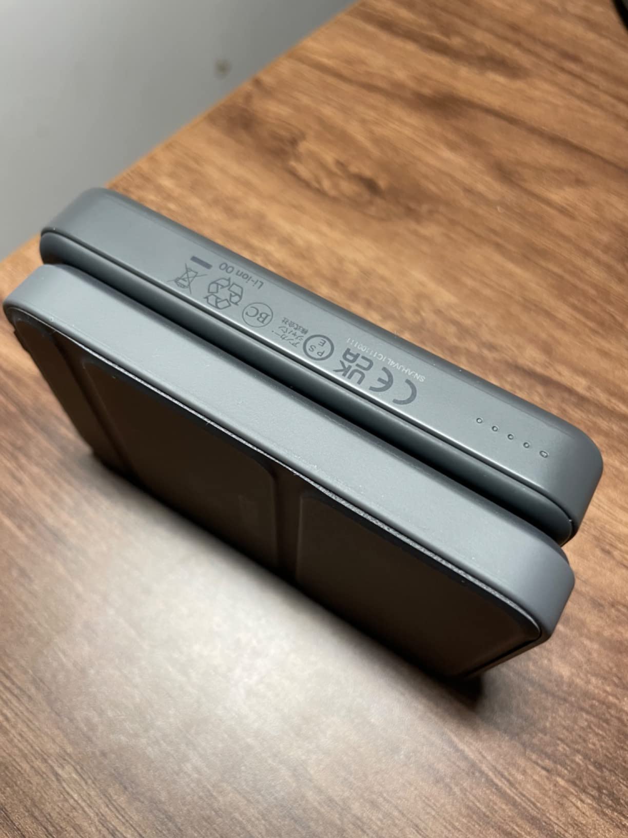 Anker 633 Magnetic Power Bank with Stand, 10,000mAh Portable Charger | Foldable Wireless Charger with 20W USB-C Power Delivery, MagSafe-Compatible for iPhone 16 / 15 / 14 / 13 / 12 Series customer photo 2