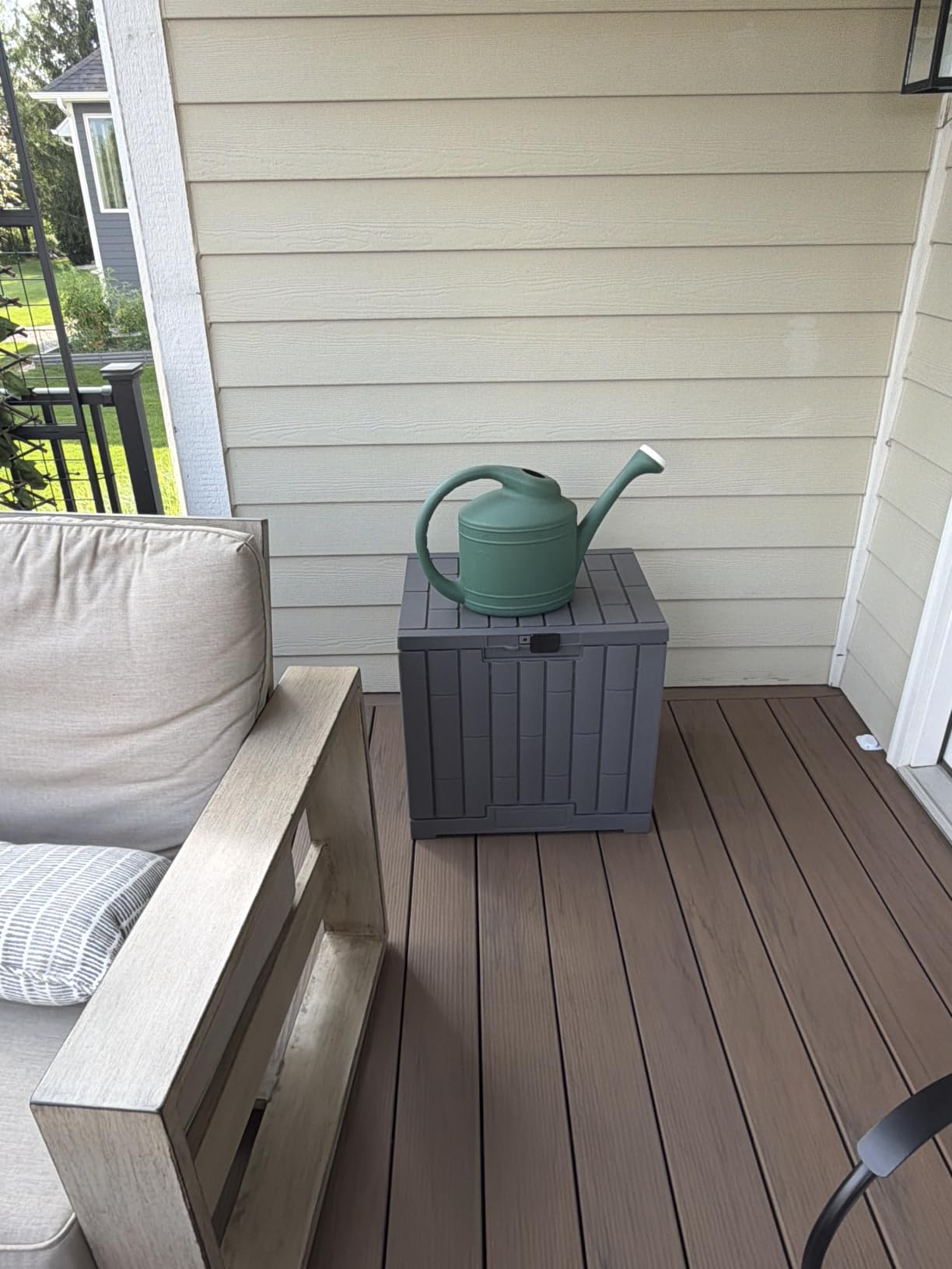EAST OAK Outdoor Storage Box, 100 Gallon Deck Box, Waterproof Resin Storage Bench for Patio Cushions, Gardening Tools, Pool Toys, Lockable, UV Resistant, Grey customer photo 1