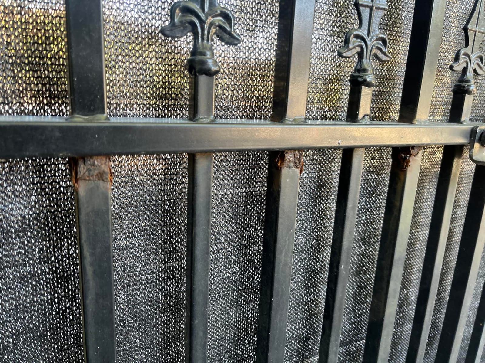 ALEKO Dual Swing Driveway Gate (18x6 Venice) DG18VEND | Anti-Rust Galvanized Steel, Outdoor Fence Security Barrier customer photo 2