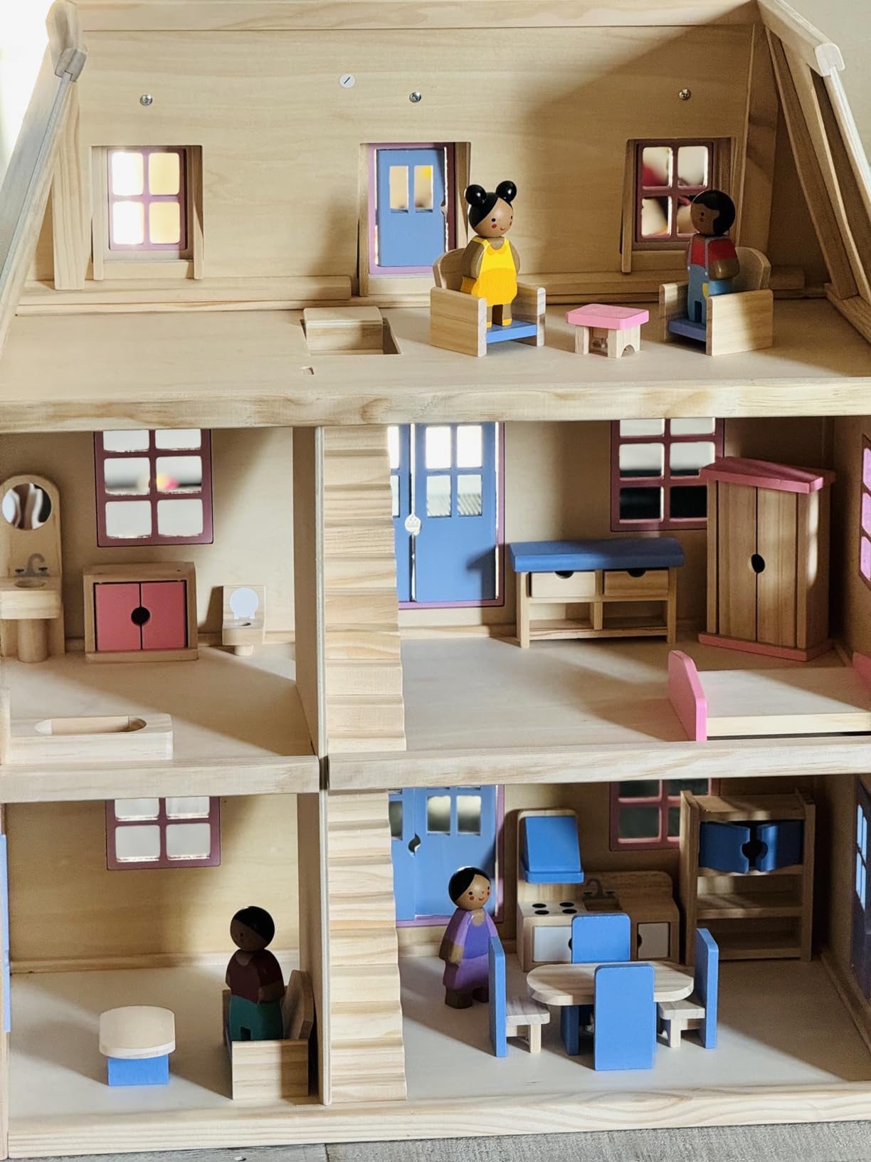 Melissa & Doug Wooden Multi-Level Dollhouse Wooden Multi-Story Pretend Play Dollhouse for Kids customer photo 1