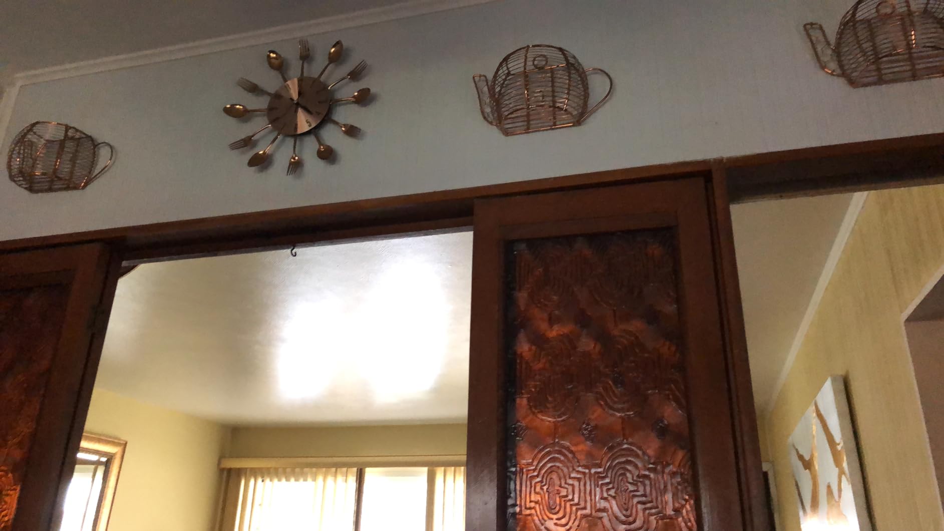 Kitchen Metal Copper Wall Clocks with Spoons and Forks 3D Removable Modern Creative Cutlery Kitchen Spoon Fork Wall Clock for Great Home Decor and Nice Gifts (Copper-40CM) customer photo 1