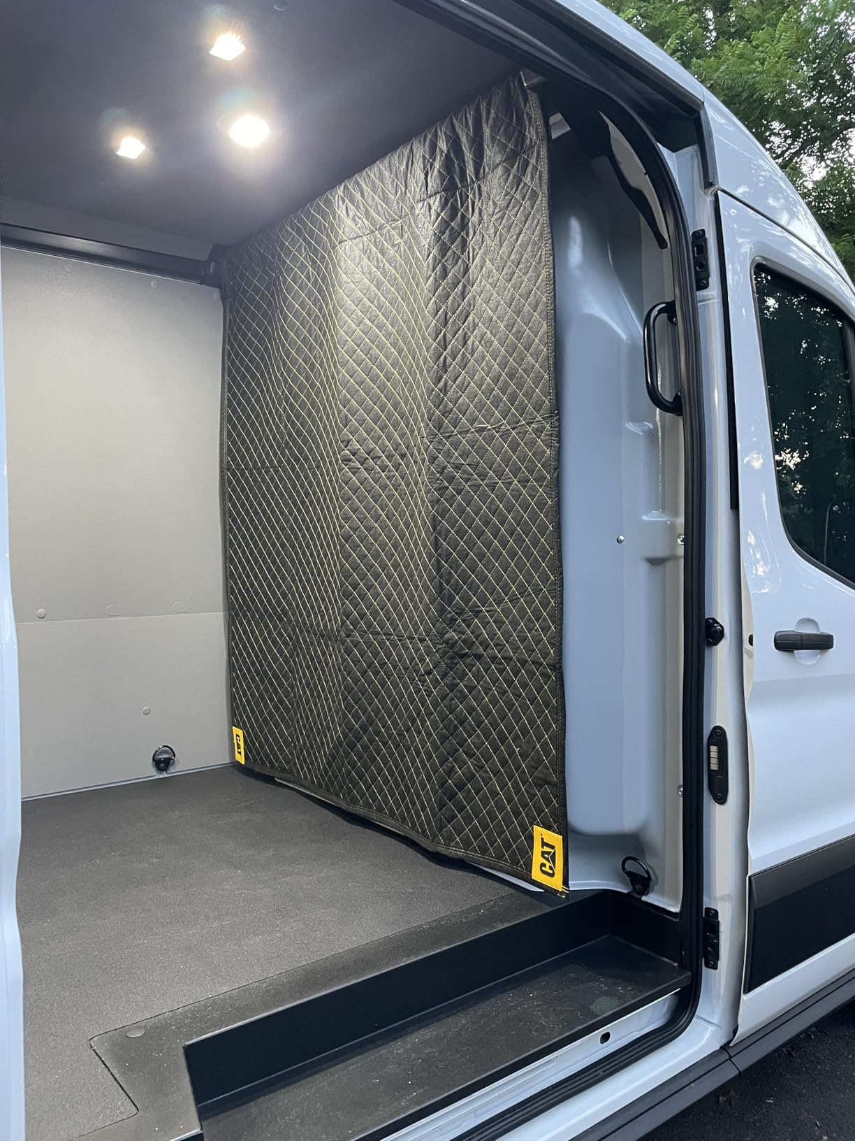 Cat 980411N Heavy Duty Moving Blanket, Non-Woven Utility Cover with Quilted Padding, Cargo Protection, Storage Furniture Packing 72 Inch by 60 Inch-980411N, Black customer photo 2