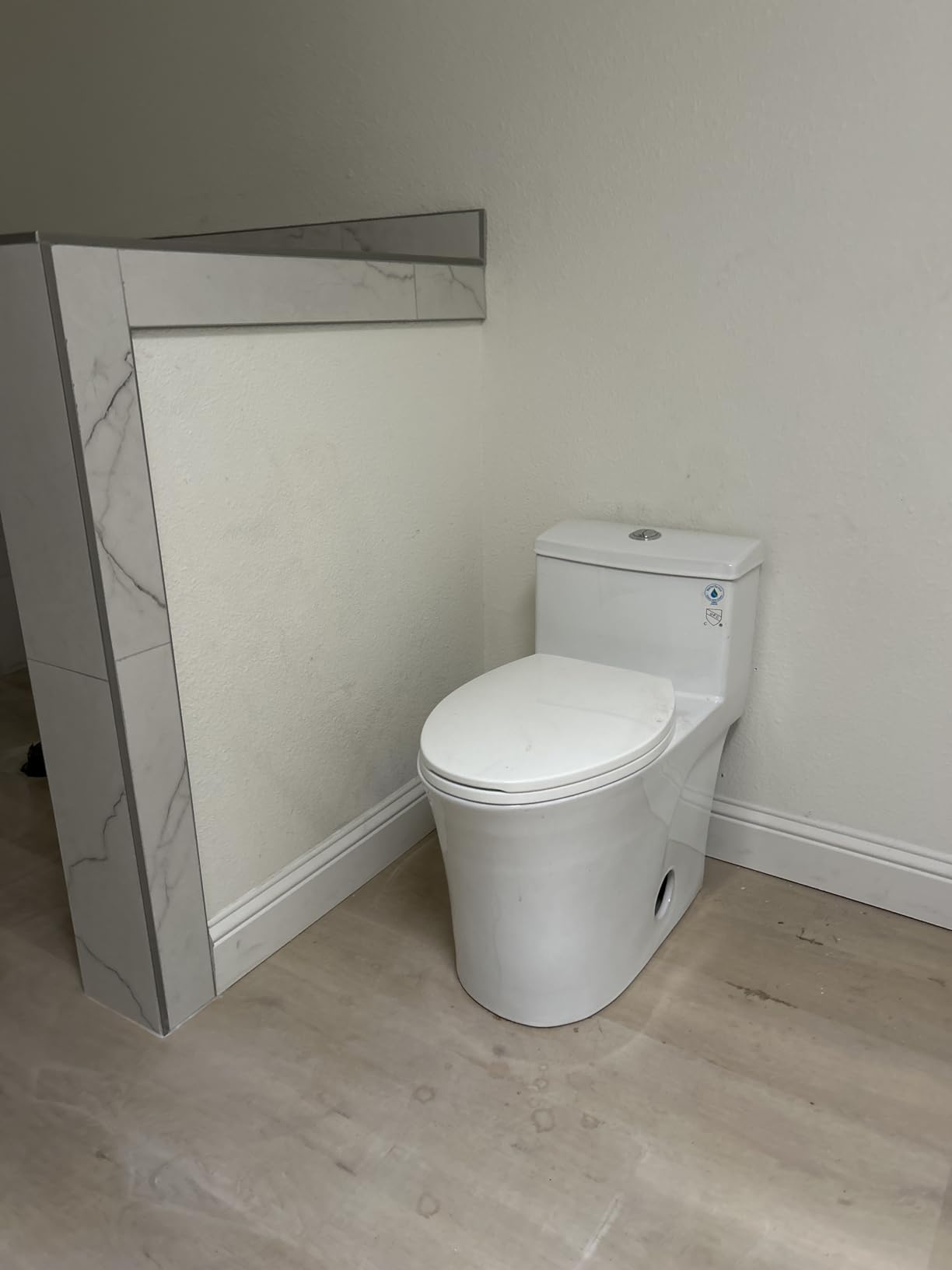 HOROW T0338W One Piece Toilet with ADA Chair Height 17.3