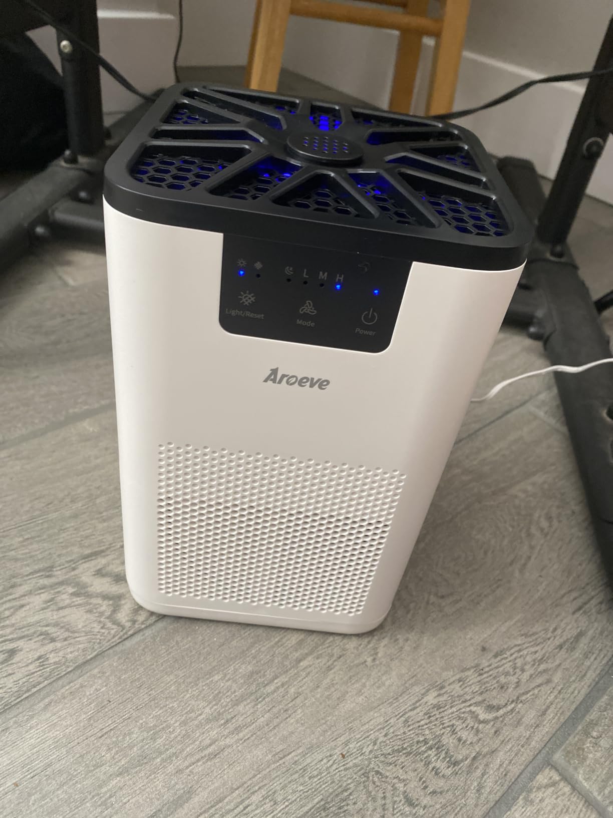 AROEVE Air Purifiers for Bedroom with Aromatherapy Function-MK06A(White) | Meet Global Recycled Standard, 360-Degree Air Inlets, 0.3 Microns Filtration Efficiency, 20dB Noise, Speed Control customer photo 2