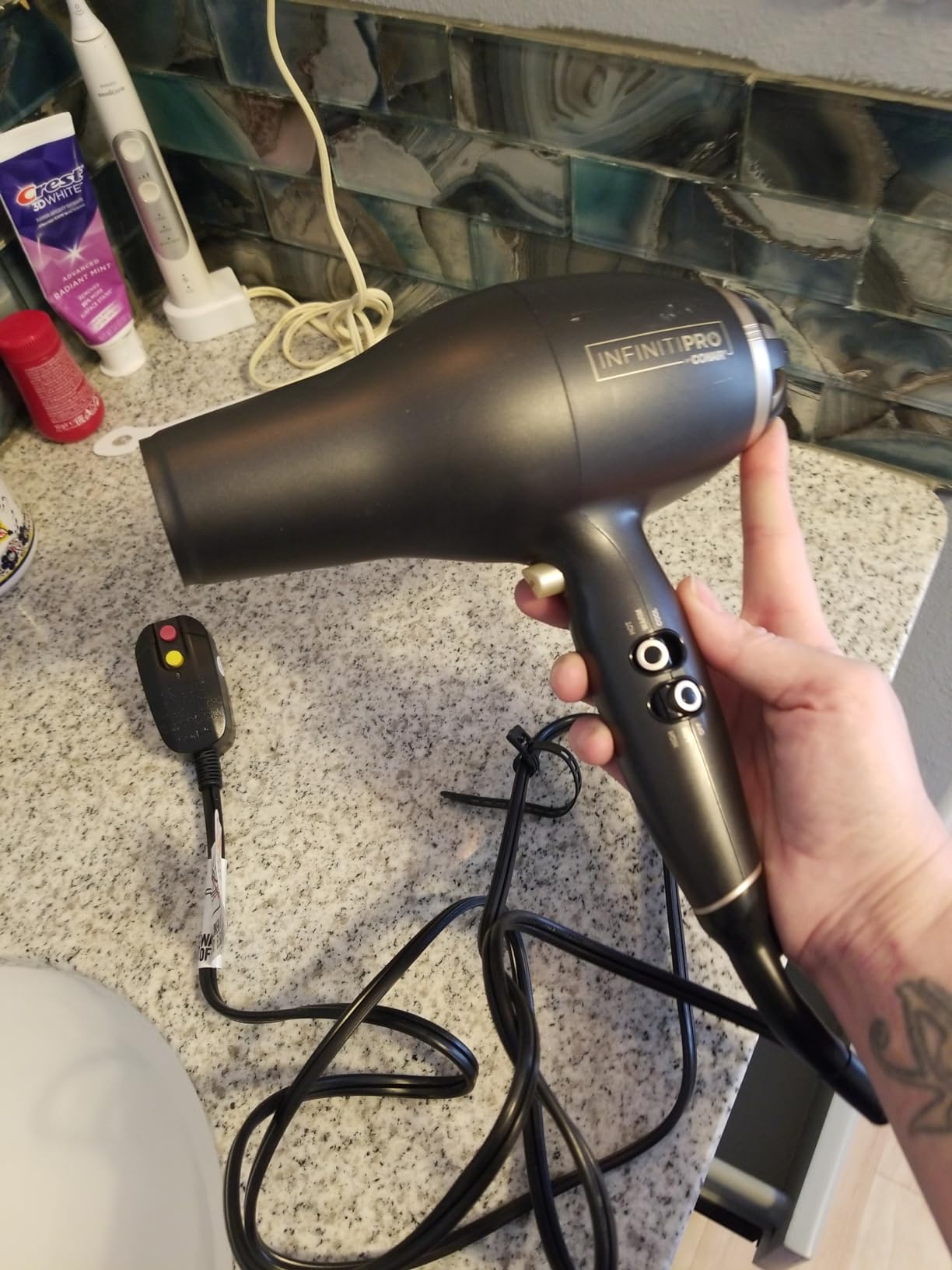 INFINITI PRO CONAIR FloMotion Pro Hair Dryer, Personalize Your Drying Experience with Adjustable Airflow and 6 Heat/Speed Settings, Blow Dryer with Diffuser and Concentrator Attachments, Black customer photo 1