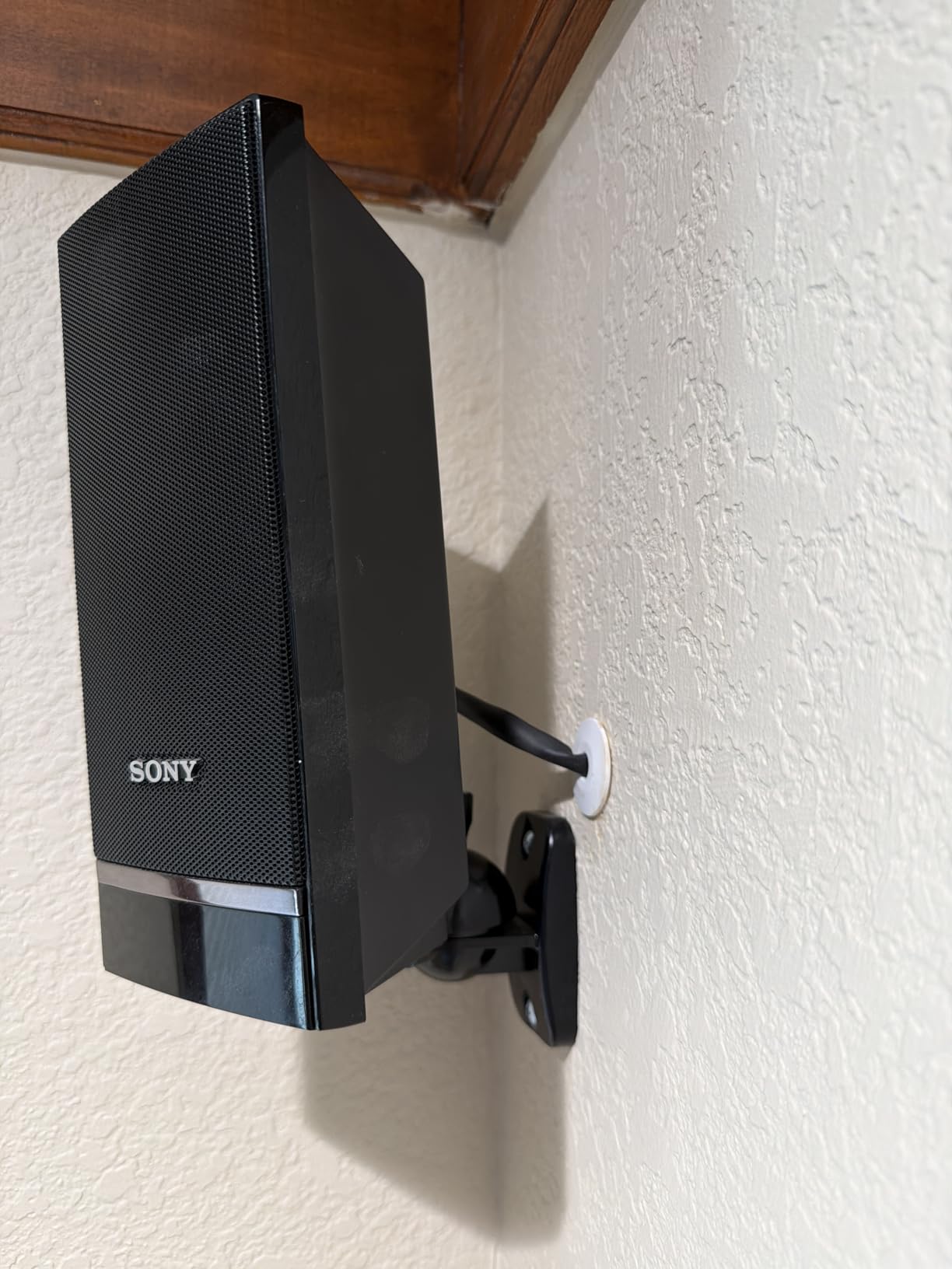 HomeMount Speaker Wall Mount Brackets for Surround Sound, 2 Pack, Black customer photo 2