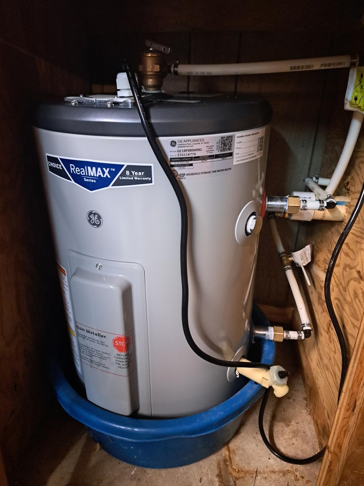 GE Appliances 18 Gallon Versatile Plug and Play Electric Water Heater with Adjustable Thermostat, Easily Installs Where You Want It, 120 Volt customer photo 1