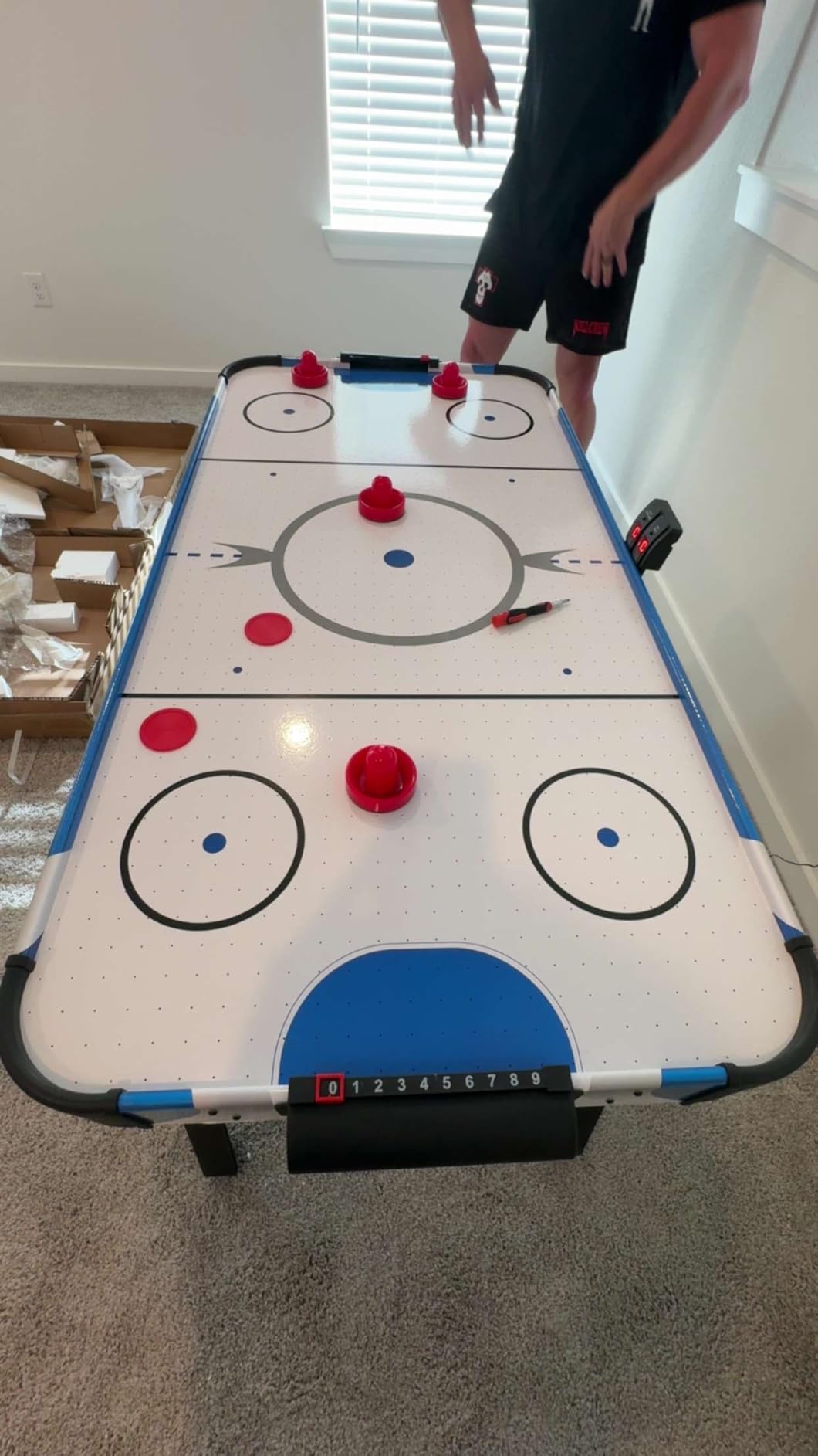 SereneLife 58in Powered Air Hockey Table Upgraded 700mA 12v 2X Powerful Motor, 4 Player 4 Pucks 2 Pushers, Full-Size Arcade Style, Inline Power Switch and Battery Free Digital LED Score Board customer photo 2