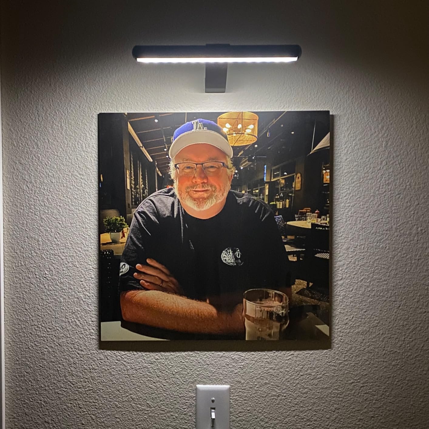 Arixinks Wireless Picture Light 16inch Rechargeable Battery Painting Light Full Metal with Remote, Led Accent Art Display Light for Wall with Dimmer and Timer for Artwork Portrait Dartboard customer photo 2