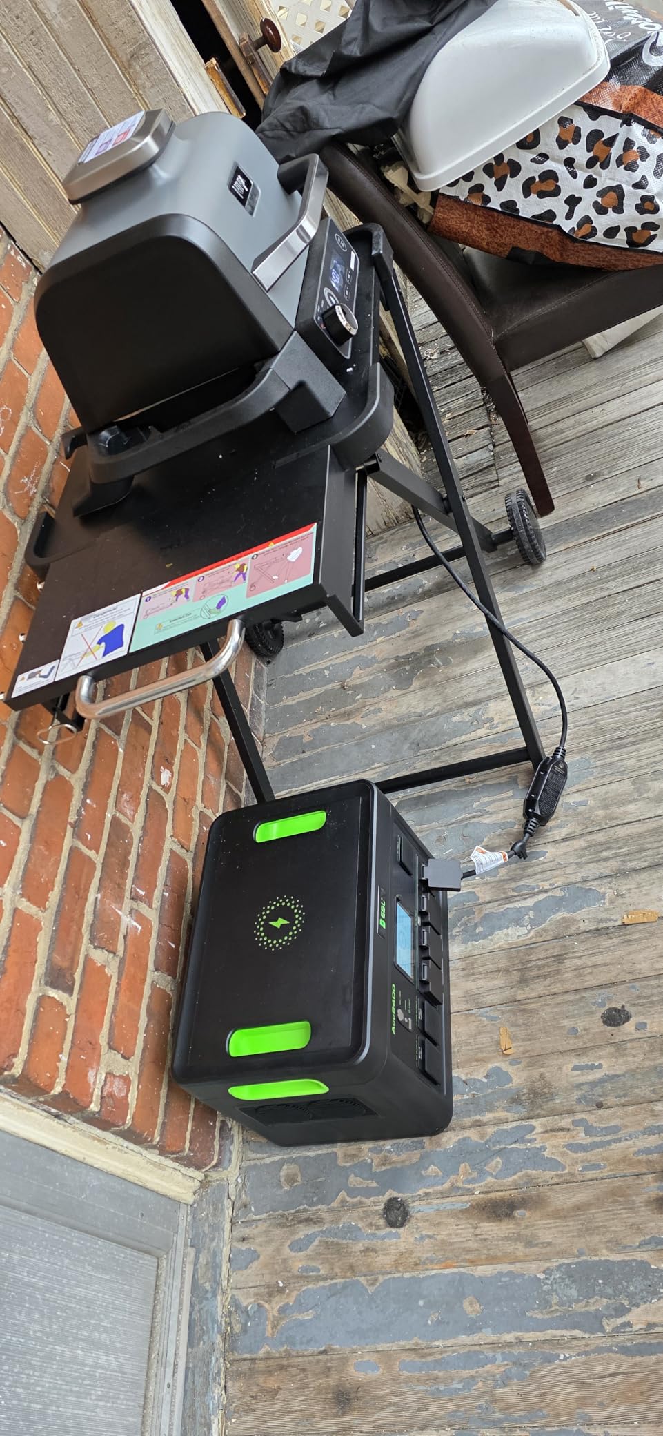 Portable Power Station 500W, 519.48Wh/140400mAh Solar Generator Backup customer photo 2