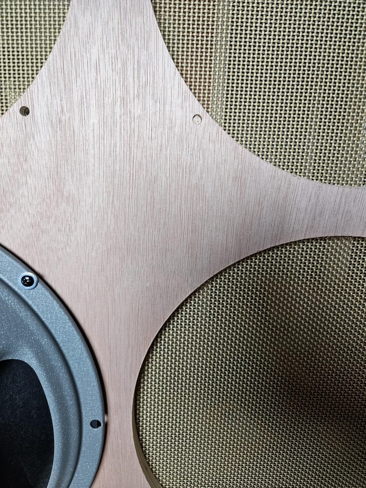 Sound Town 4 x 12 Empty Guitar Speaker Cabinet, Birch Plywood, Black Tolex, Wheat Cloth Grill, Compatible with Celestion/Eminence Speakers (GUC412BK-EC) customer photo 1
