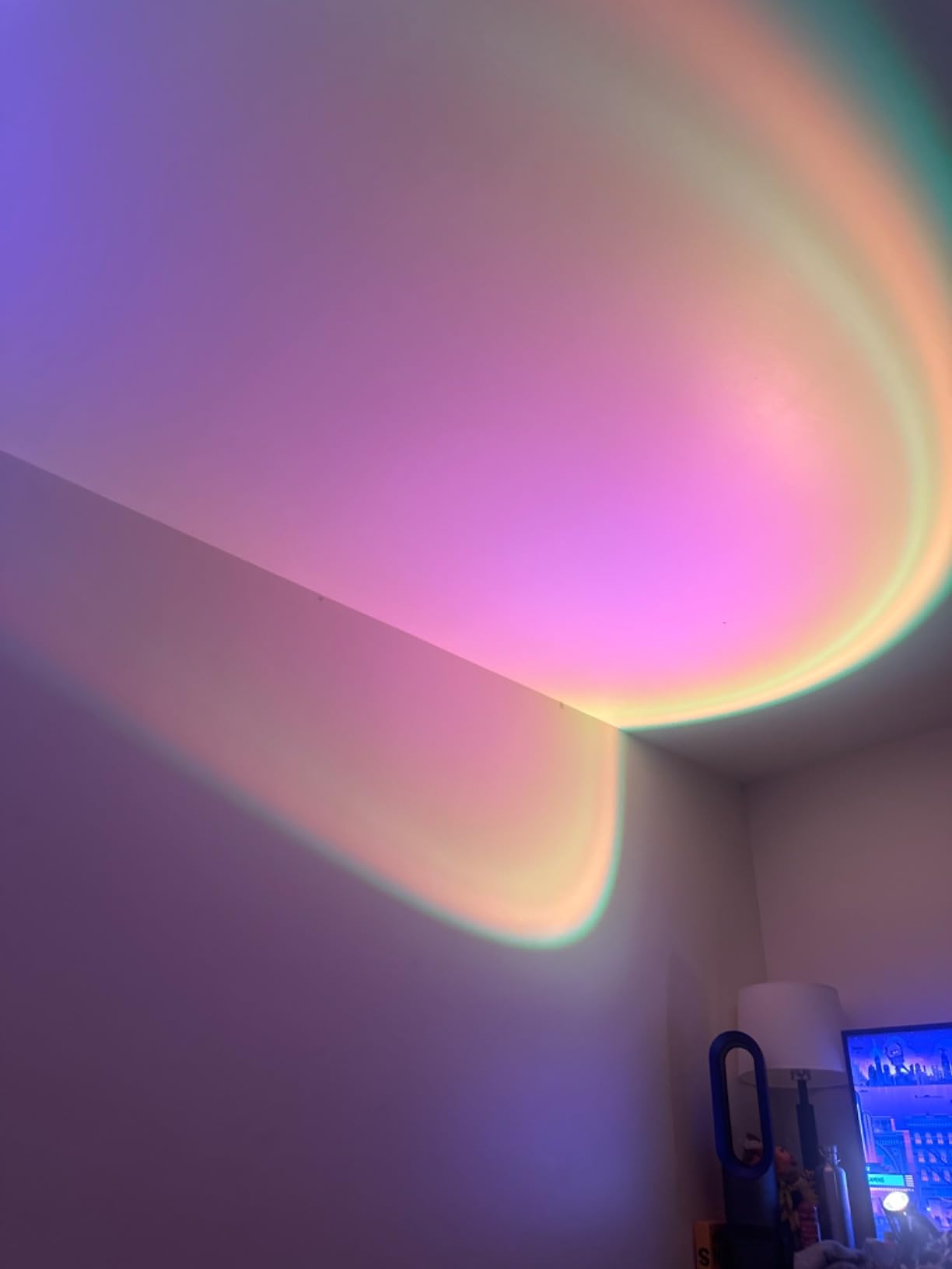 QUIGO Sunset Projector Lamp, 16 Colors Changing with Remote & App Control, Night Light for Bedroom, TikTok Room Decor Aesthetic, Sunrise/Sunset Light customer photo 1