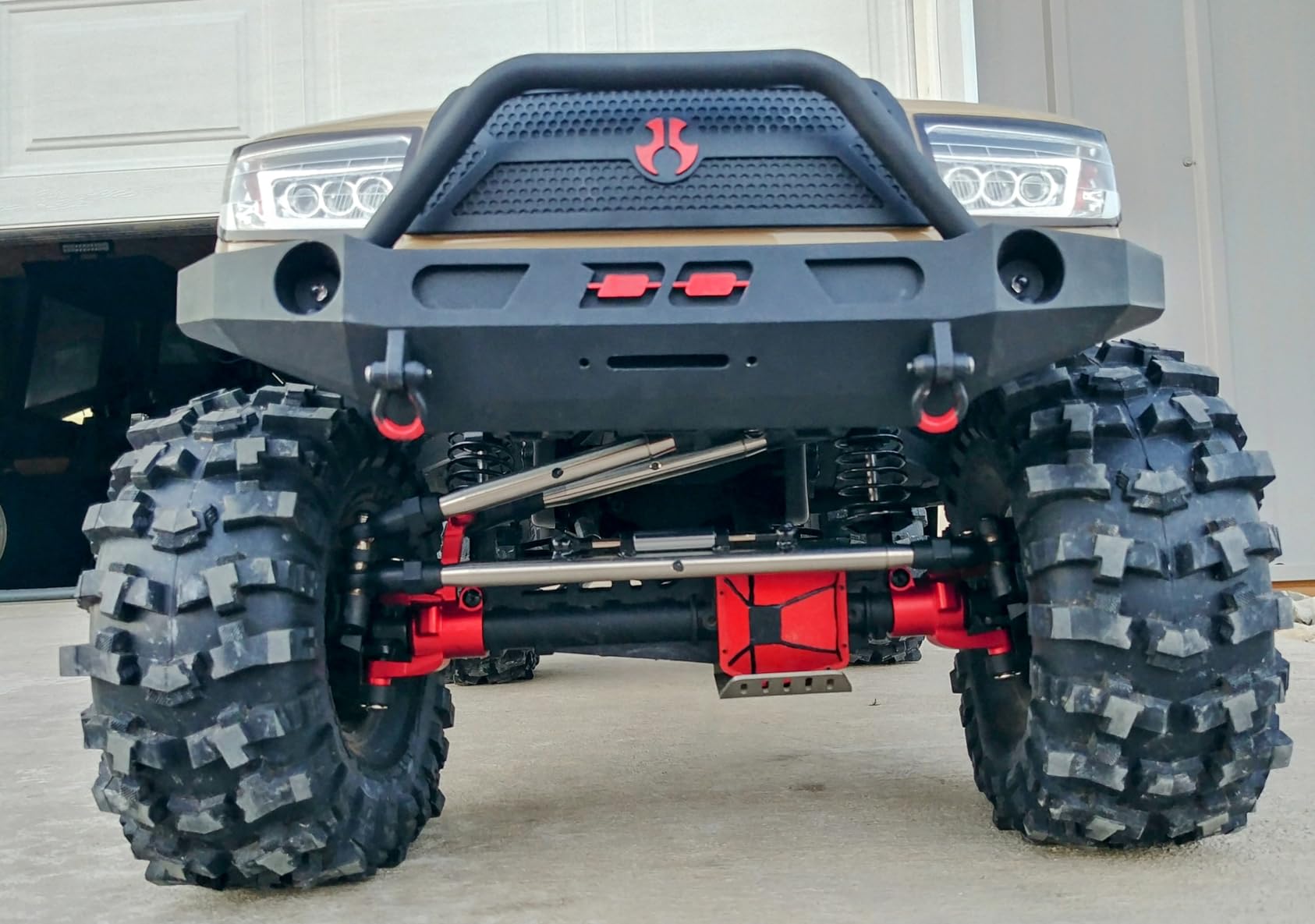 Axial SCX6 Trail Honcho 1/6 Scale 4 Wheel Drive RTR Rock Crawler, Sand, AXI05001T2 customer photo 1