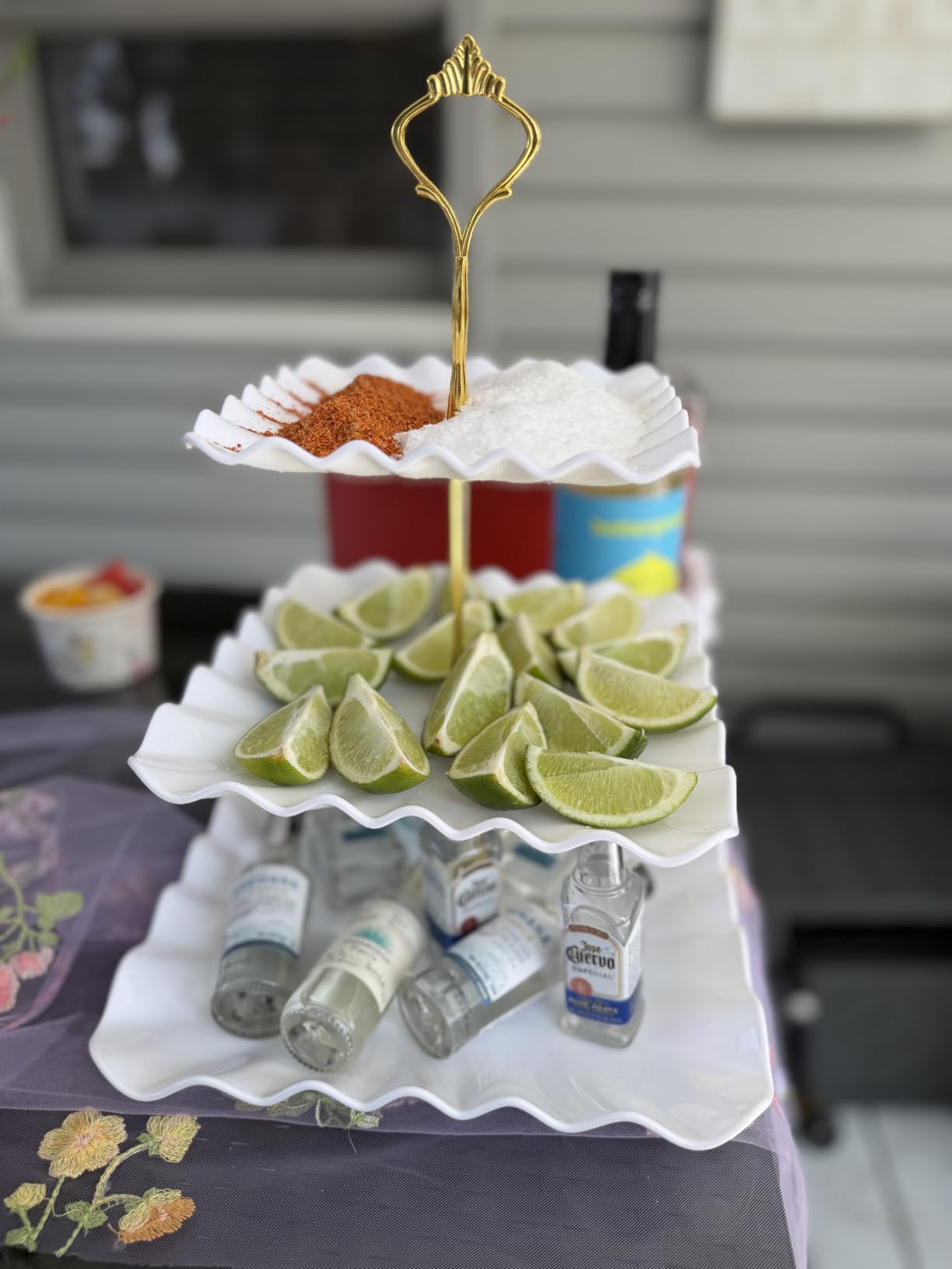 DAFURIET Plastic Dessert Cupcake Stand, 3 Tier Cup Cake Holder Tower for Tea Party/Birthday/Wedding, Tiered Serving Tray with Metal Rod, White customer photo 1