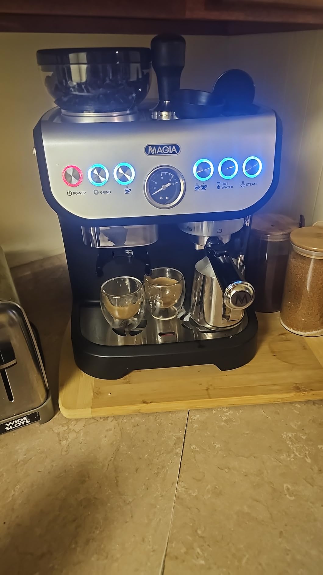 Zulay Kitchen Magia Manual Espresso Machine with Built-In Grinder & Steam Wand - 15 Bar Pressure Espresso Maker, 2L Removable Water Tank, Milk Frother, Complete Home Barista Set, Black & Silver customer photo 1