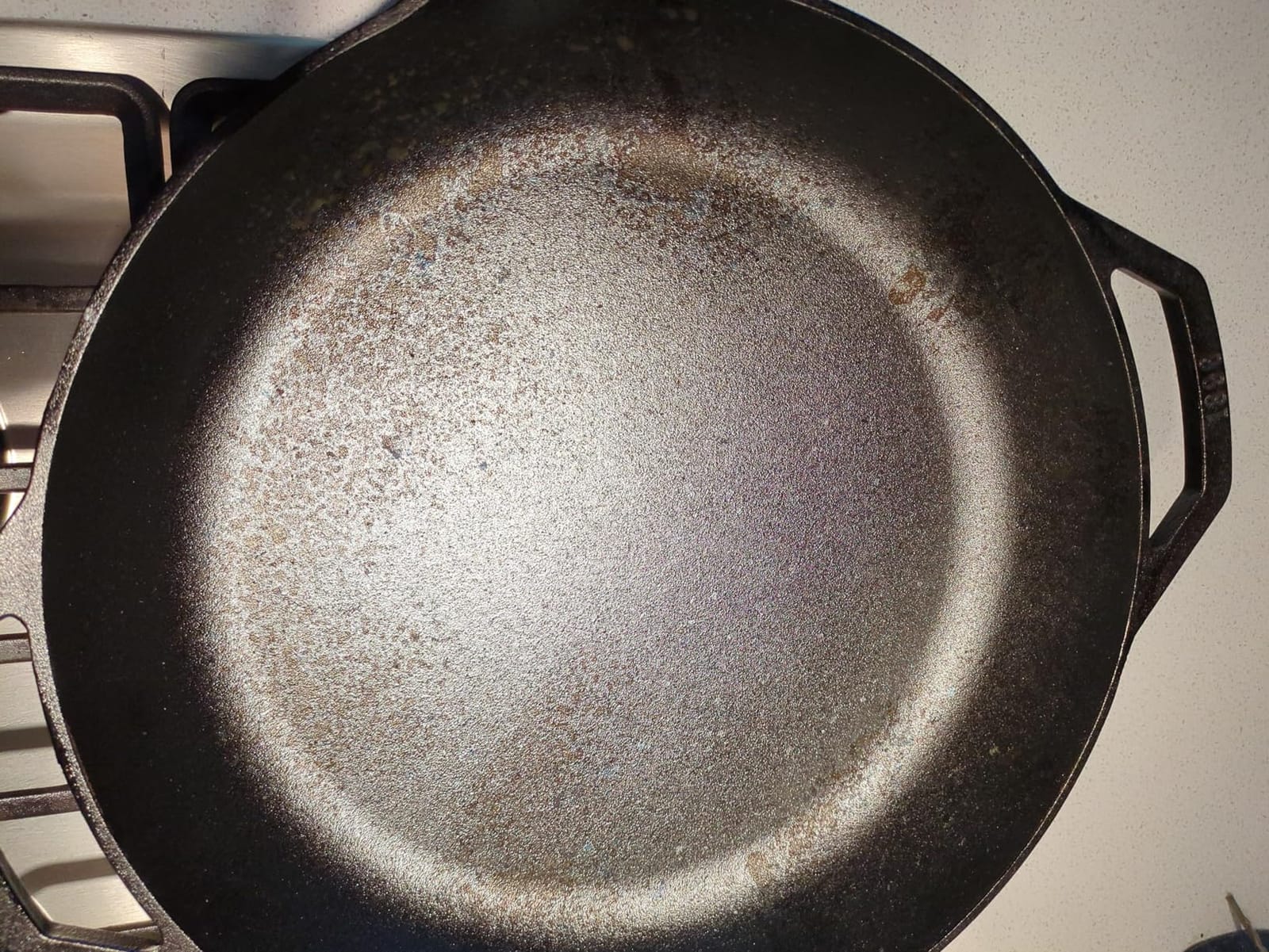 Lodge Chef Collection 14 Inch Pre-Seasoned Cast Iron Skillet, Perfect Sear | Extra-Large Cooking Surface for Family Meals, Naturally Non-Stick, Use on Stove, in Oven, on Grill or Fire customer photo 2