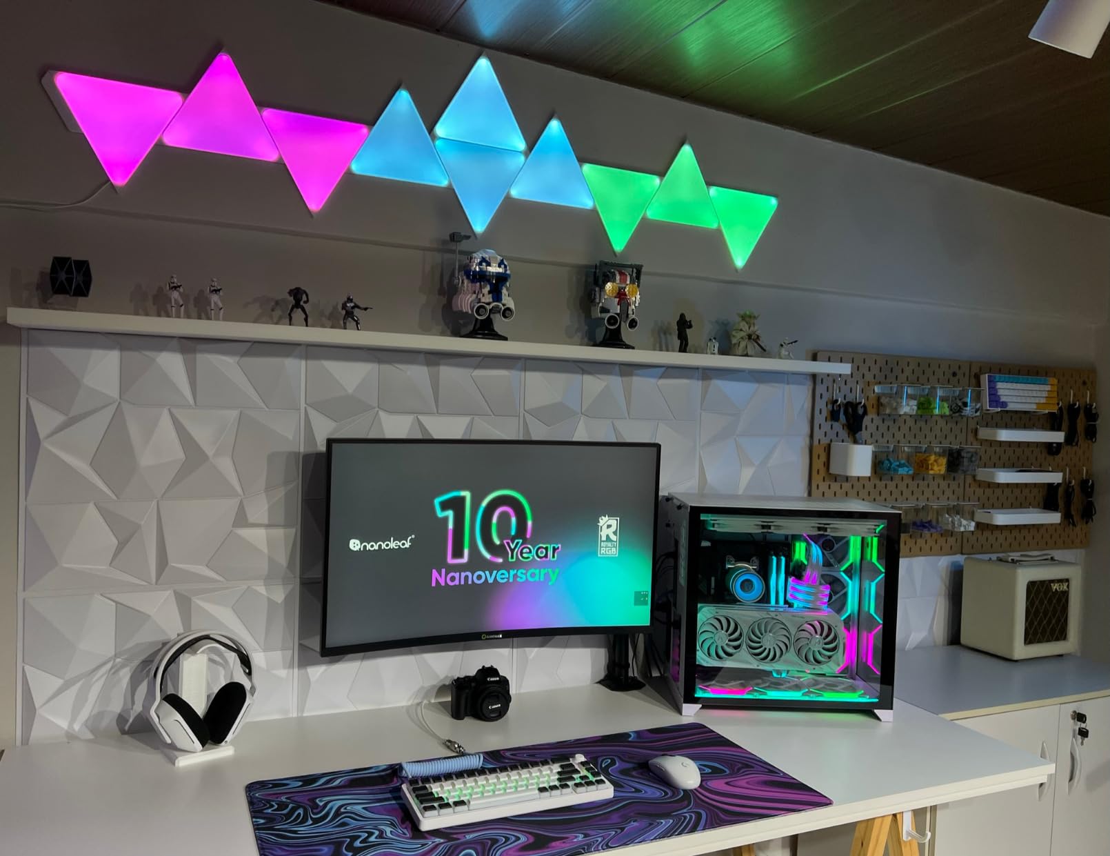 Nanoleaf Shapes WiFi and Thread Smart RGBW 16M+ Color LED Dimmable Gaming and Home Decor Wall Lights Smarter Kits Black Triangles Expansion Pack (3 Pack) NL47-0101TW-3PK customer photo 1