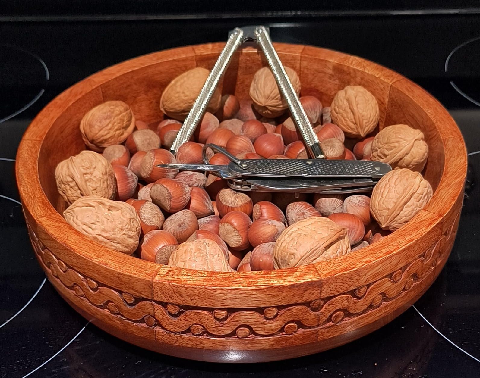 EDHAS Mango Wood Decorative Round Carved Bowl for Decoration, Centerpiece Bowl for Table (10