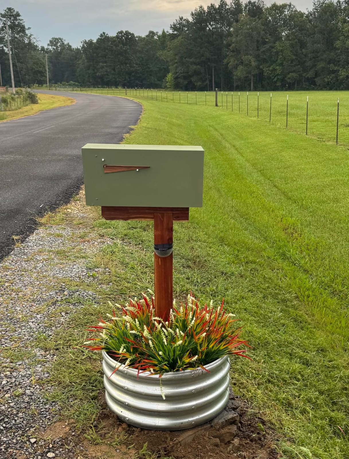 Architectural Mailboxes DPK000AM Drive-in Post, Aromatic Cedar customer photo 1