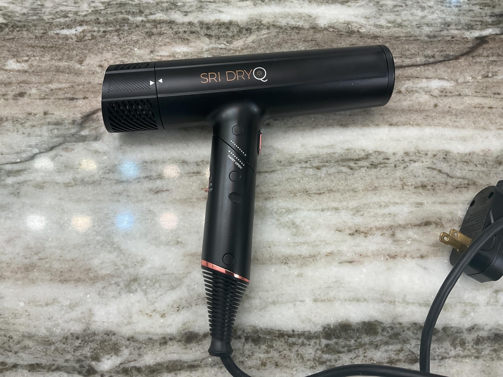 SRILabs DryQ Infrared Hair Dryer - Red Light, Frizz Control, Dual Voltage | Powerful, Lightweight, Foldable, Quiet, Ionic Technology, 3 Magnetic Attachments customer photo 2