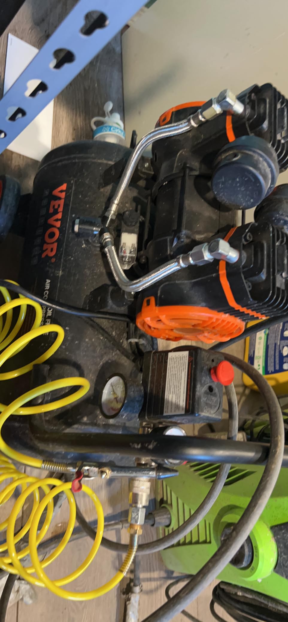 VEVOR 4.8 Gallon Air Compressor, 1.2HP 2.2 CFM@90PSI Oil Free Air Compressor Tank & Max. 116PSI Pressure, 70 dB Ultra Quiet Compressor for Auto Repair, Tire Inflation, Spray Painting, Woodwork Nailing customer photo 1