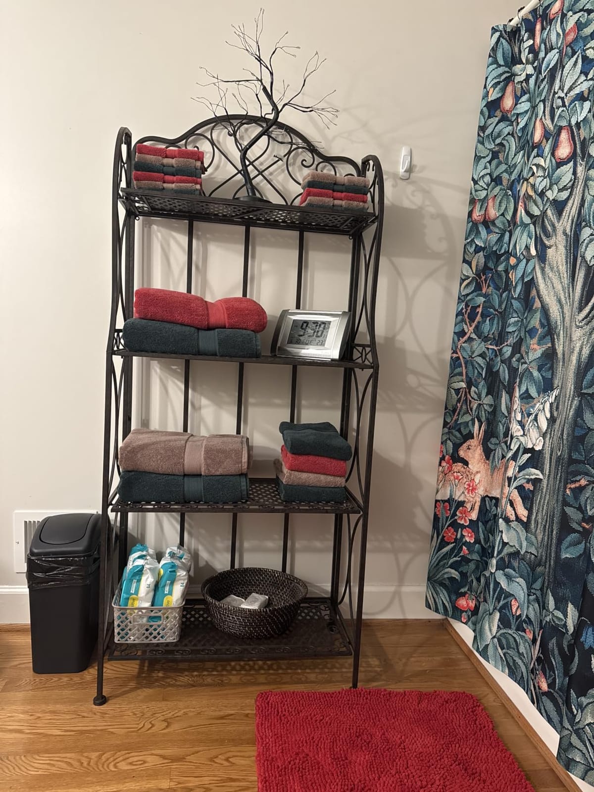 Antique Bronze Four-Tiered Metal Baker's Rack, Free Standing Book Shelves Plants Stand for Kitchen Patio Front Porch Dining Room Living Room, 27
