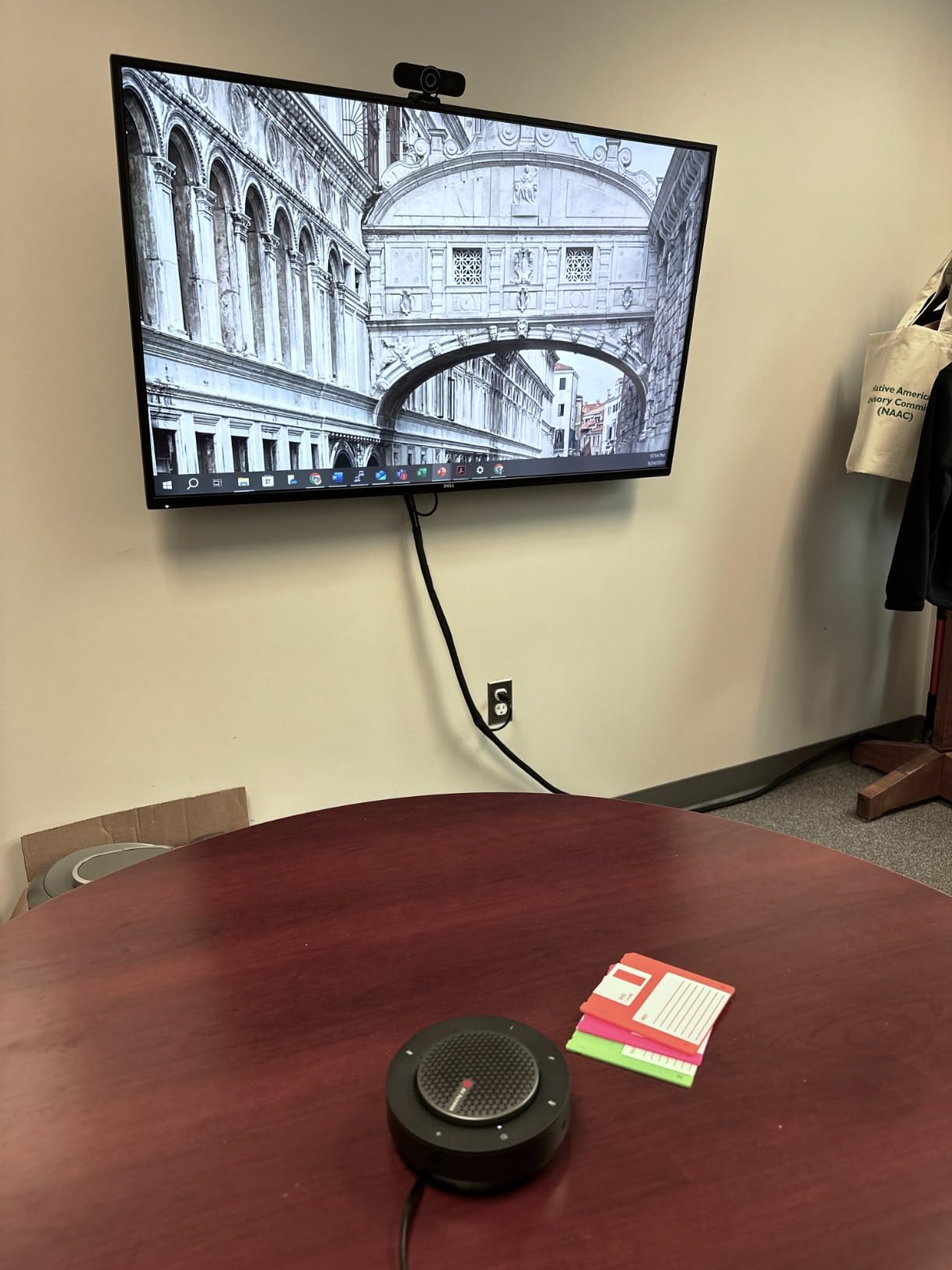 Conference Speakerphone, Daisy Chain up to 9 Speakerphones for 50 People, USB & Bluetooth Speaker with 4 Mics AI Noise Cancellation 360° Voice Pickup for Zoom,Teams,Conference Call Large Meeting Room customer photo 1