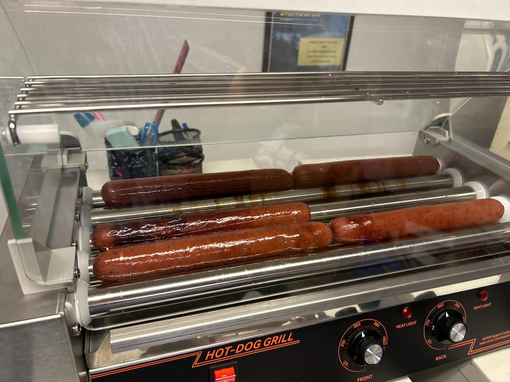 VEVOR Hot Dog Roller 5 Rollers 12 Hot Dogs Capacity, 750W Stainless Sausage Grill Cooker Machine with Dual Temp Control Glass Hood Acrylic Cover Bun Warmer Shelf Removable Oil Drip Tray ETL Certified customer photo 2