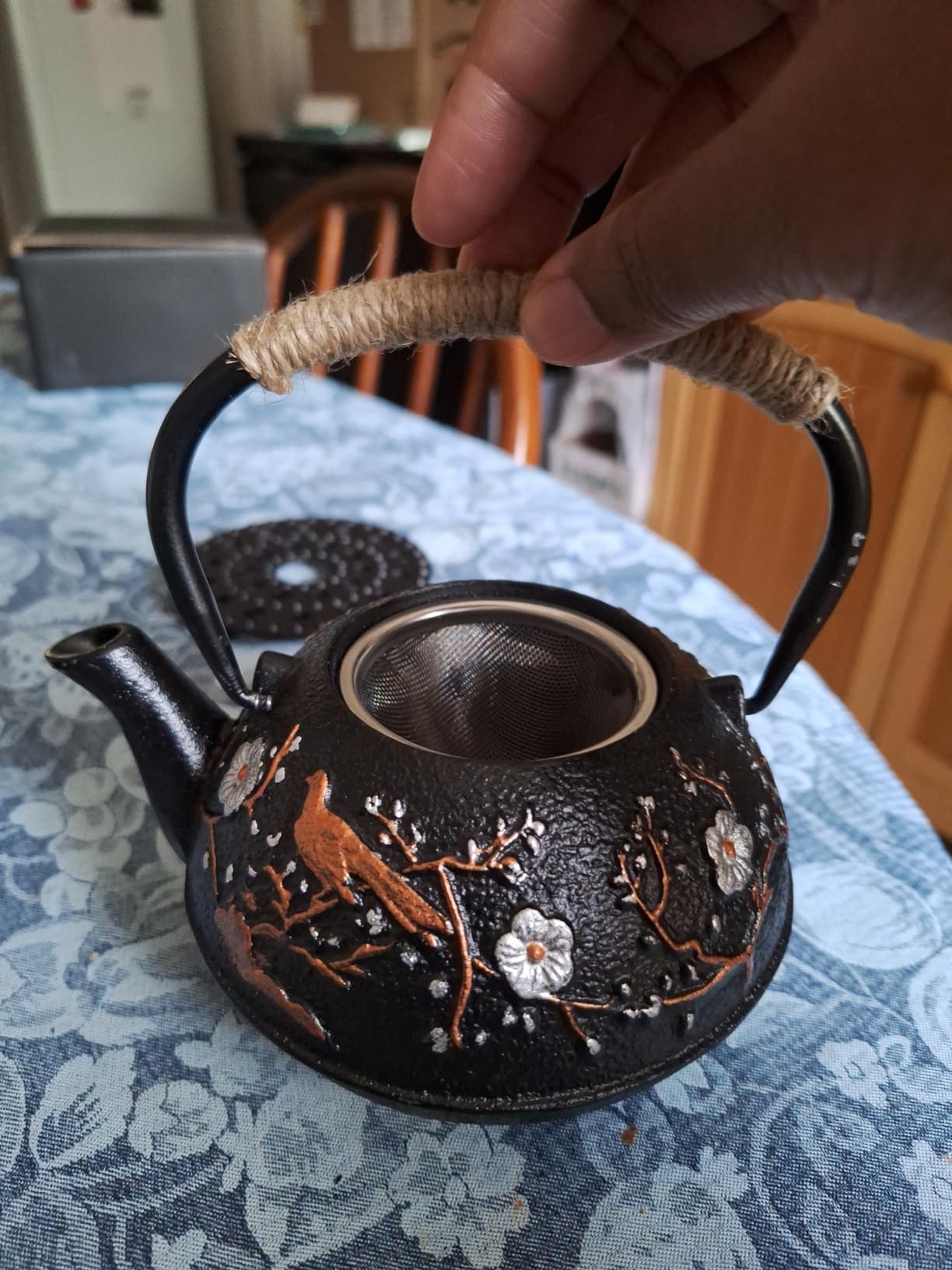 Dyna-Living Cast Iron Teapot with Warmer Japanese Tea Kettle 720ml/24.5oz Japanese Cast Iron Teapot Set with 2 Tea Cups Tea Pot with Infuser Tea Kettle for Wood Stove or Stovetop customer photo 2