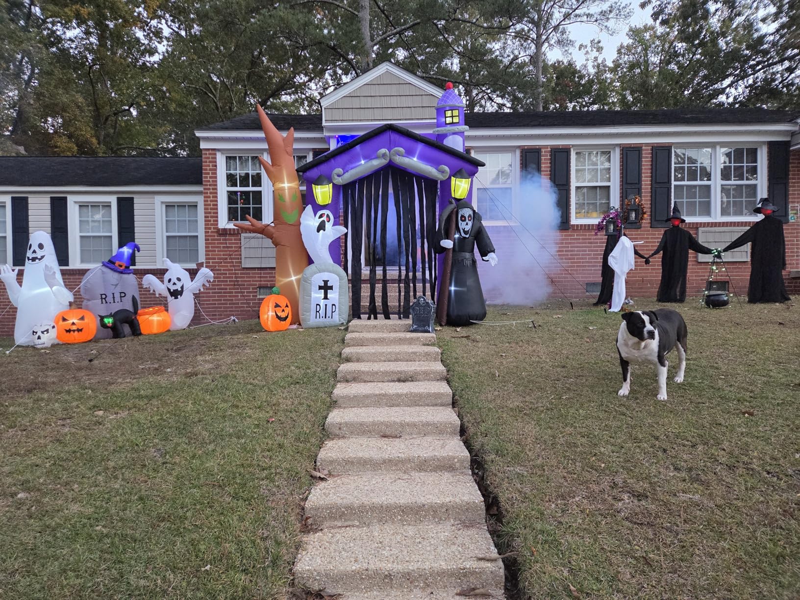 9FT Halloween Inflatables Haunted House Castle Archway Decoration with Led Light Halloween Inflatables Outdoor Decorations Blow up Inflatables for Halloween Holiday Party Lawn Yard Garden Décor customer photo 2