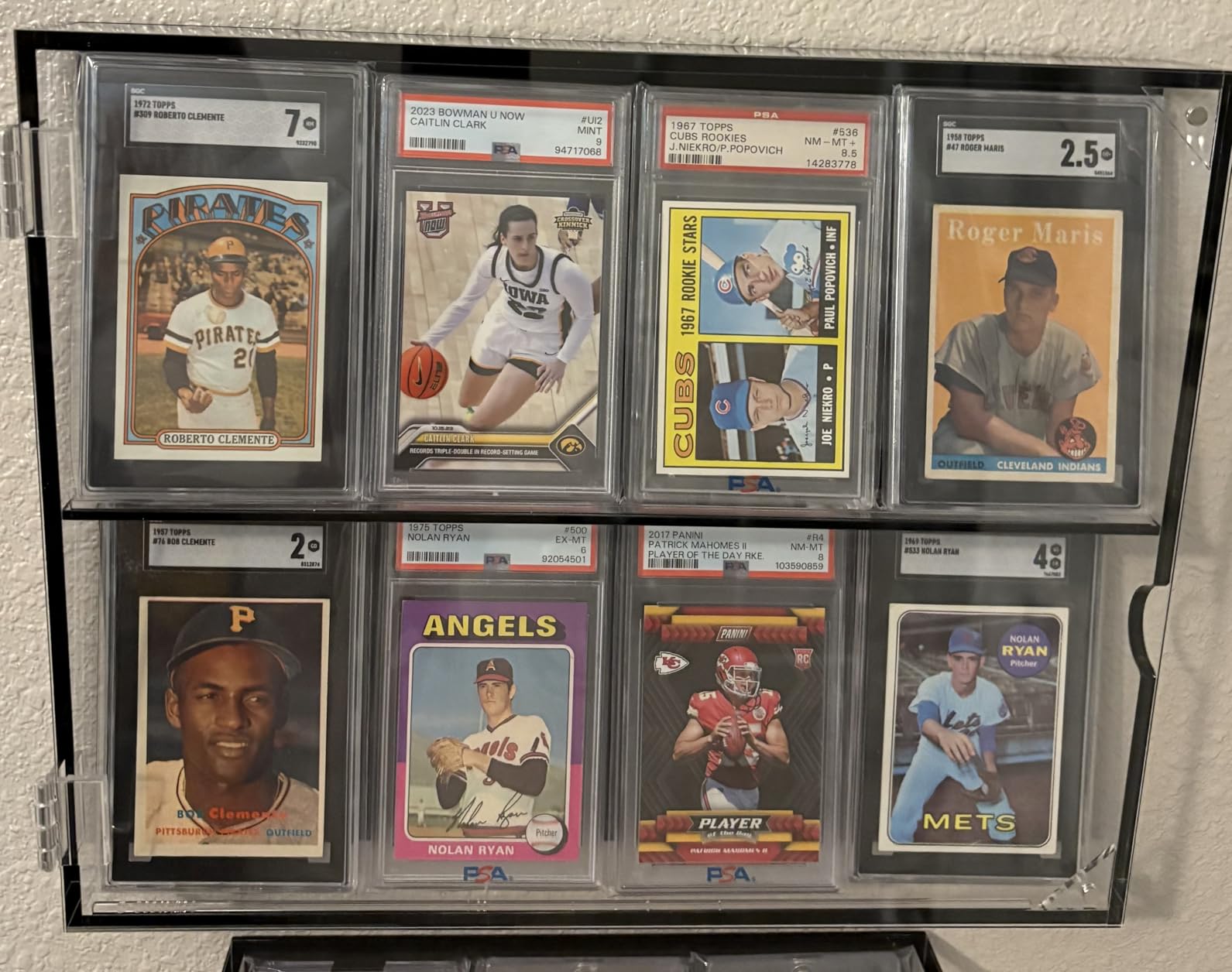 NIUBEE Graded Card Display Case for Sport Baseball PSA Slab, Clear Acrylic | Horizontal; UV Protection; Wall Mount; Magnetic Door; 180° Clear View customer photo 2