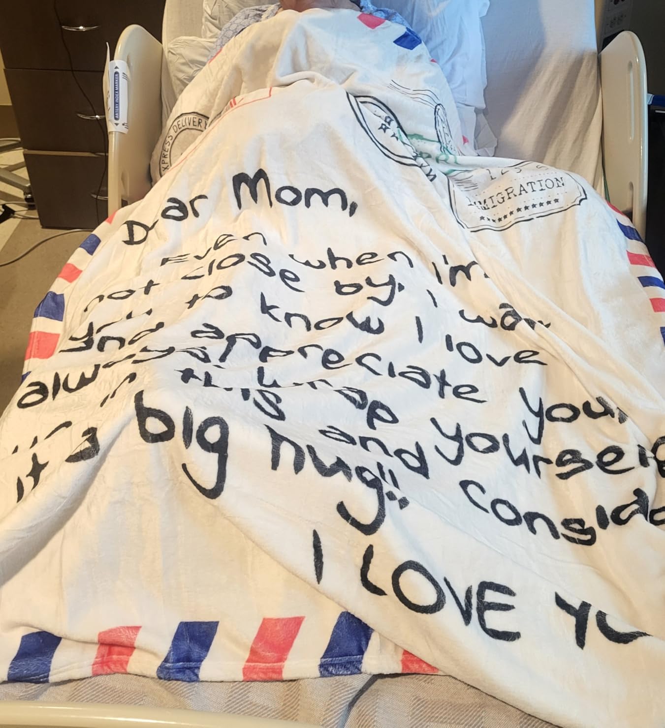 Throw Blankets Anniversary Birthday Gift for Mom from Daughter Son, Dear Mom Blanket for Mother's Day, Super Soft Flannel Throw Blankets for Christmas Valentines Day for Bed Couch(50x60) customer photo 1