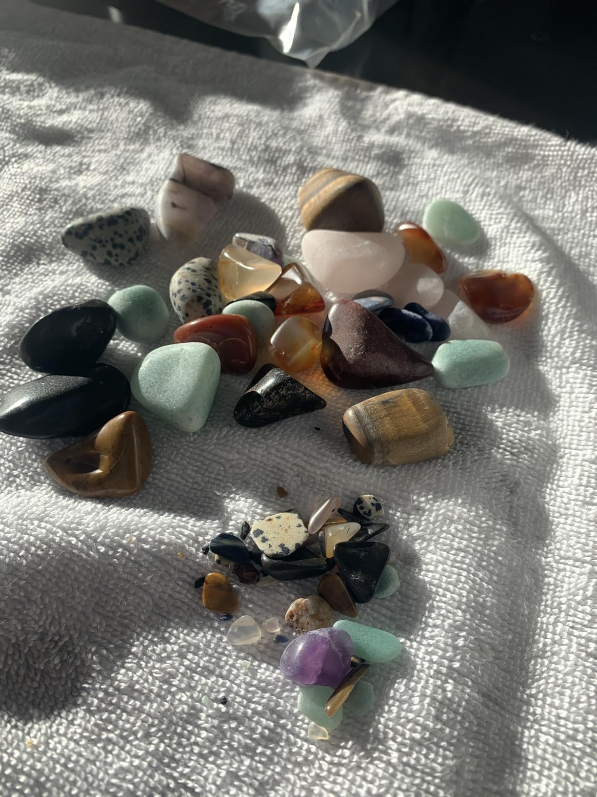 National Geographic Ultra Quiet Rock Tumbler Kit for Kids and Adults | Ultra-Quiet Design, 2 Lb. Barrel, Rough Gemstones, 4-Stage Grit, GemFoam Polish, Rock Polisher, Geology Hobby customer photo 2