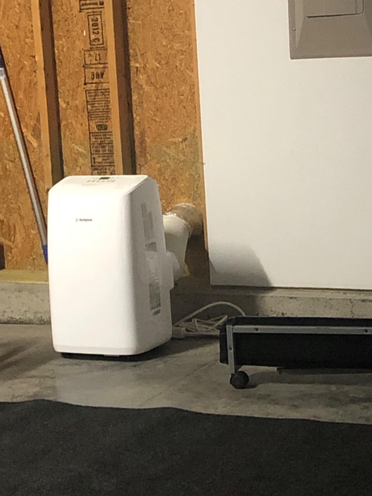 Westinghouse 14,000 BTU Air Conditioner Portable For Rooms Up To 700 Square Feet, Portable AC with Home Dehumidifier, Smart App, 3-Speed Fan, Programmable Timer, Remote Control, Window Kit, White customer photo 2