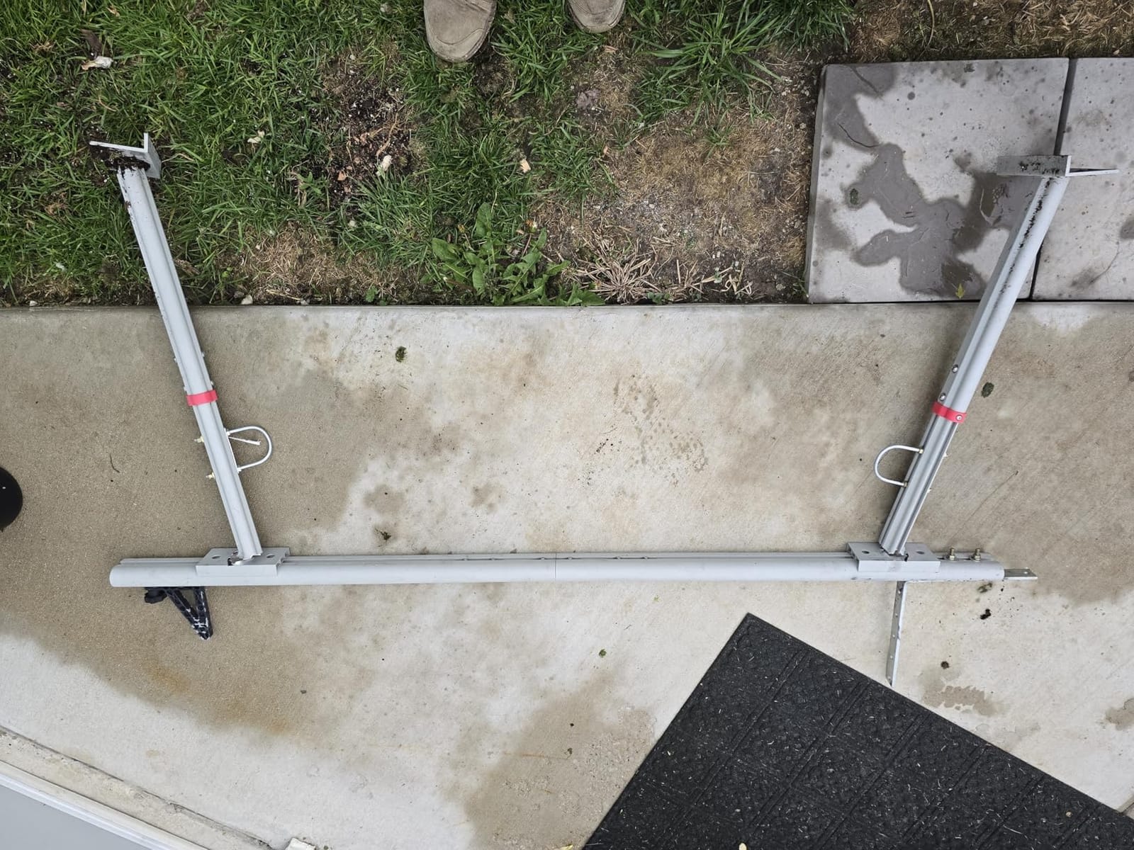 VEVOR Truck Rack with 8 Non-Drilling C-Clamps, 19-34in Adjustable Height Aluminum Ladder Rack for Truck, 800 lbs Capacity Heavy Duty Truck Bed Rack Two-Bar Set for Kayak, Surfboard, Lumber, Ladder customer photo 1
