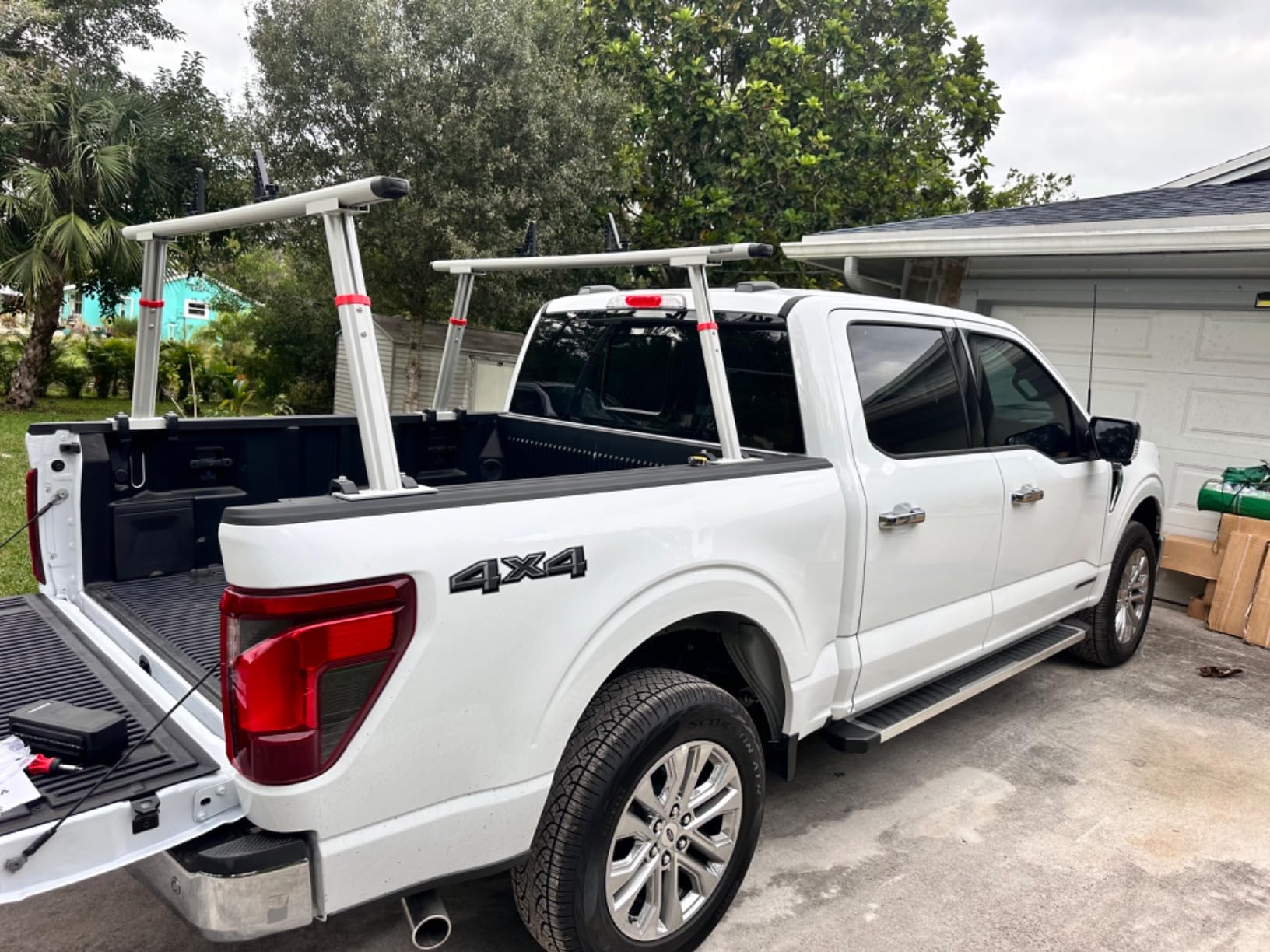 VEVOR Truck Rack with 8 Non-Drilling C-Clamps, 19-34in Adjustable Height Aluminum Ladder Rack for Truck, 800 lbs Capacity Heavy Duty Truck Bed Rack Two-Bar Set for Kayak, Surfboard, Lumber, Ladder customer photo 2