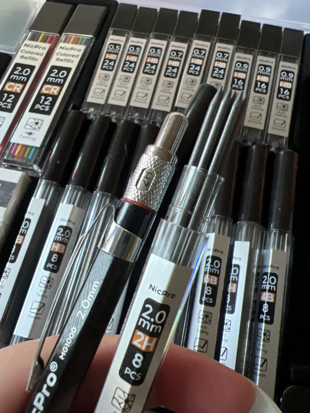 Nicpro 35PCS Art Mechanical Pencil Set, 3 PCS Metal Drafting Pencil | 0.5 & 0.7 & 0.9mm & 3 PCS 2mm Lead Holder (6B 4B 2B HB 2H 4H Colors) For Sketching Drawing With 20 Tube Lead Refills Case customer photo 1
