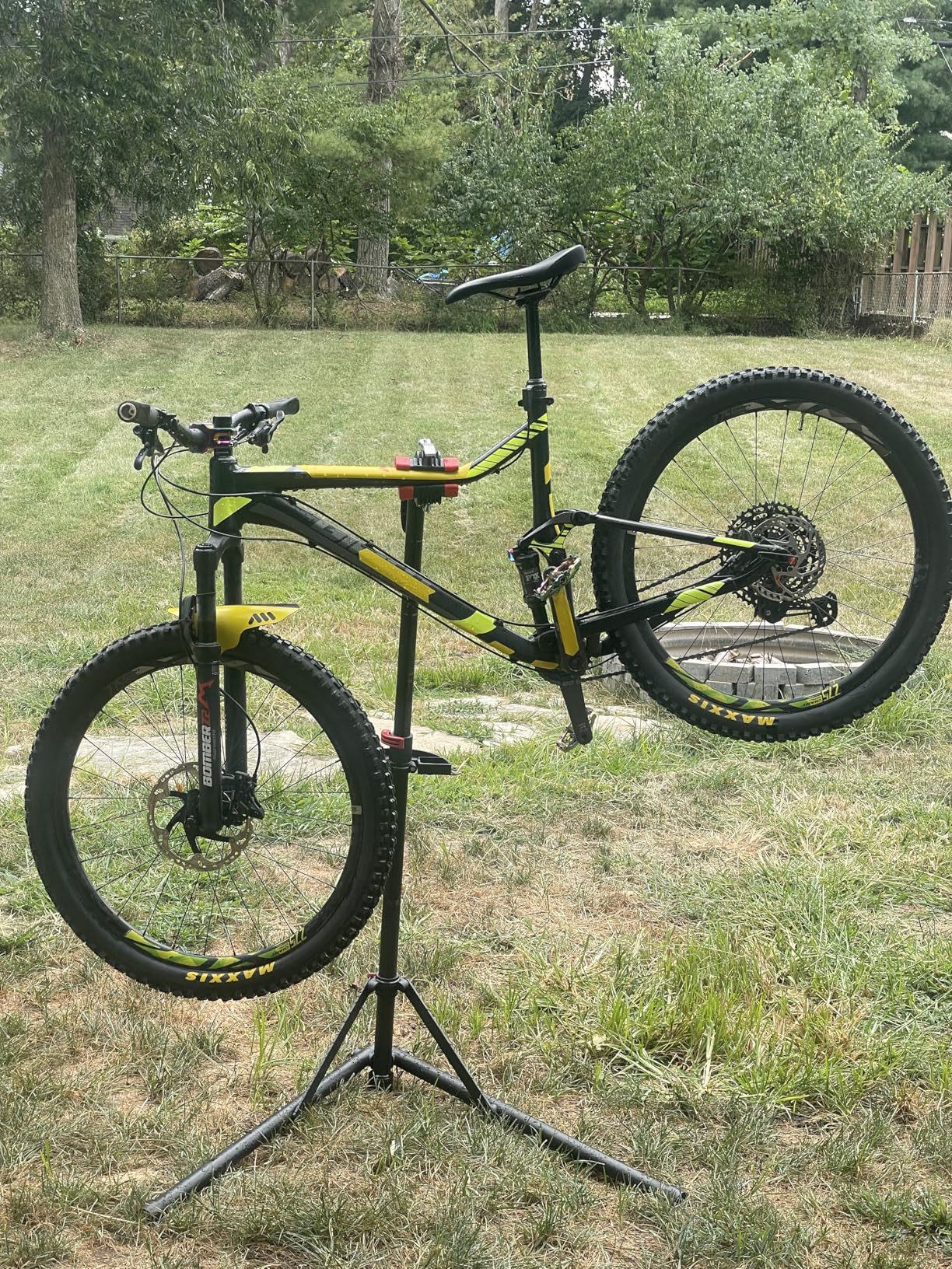 CXWXC Bike Repair Stand - Maintenance Workstand for Mountain and Road Bikes customer photo 2