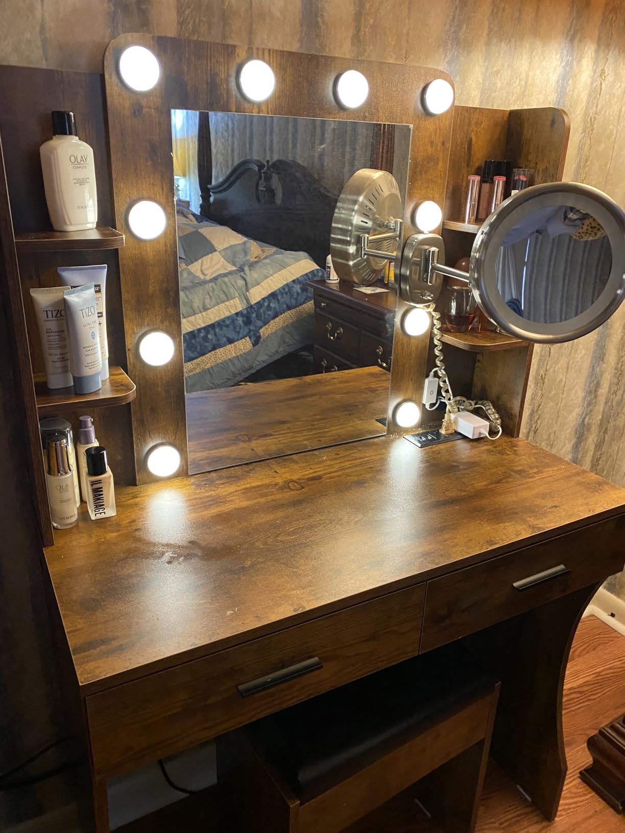 Vabches White Makeup Vanity Desk with Lighted Mirror & Charging Station | 2 Large Drawers, Vanity Mirror 3 Lighting Color Adjustable, Cushioned Stool, Storage Drawers and Shelves customer photo 2