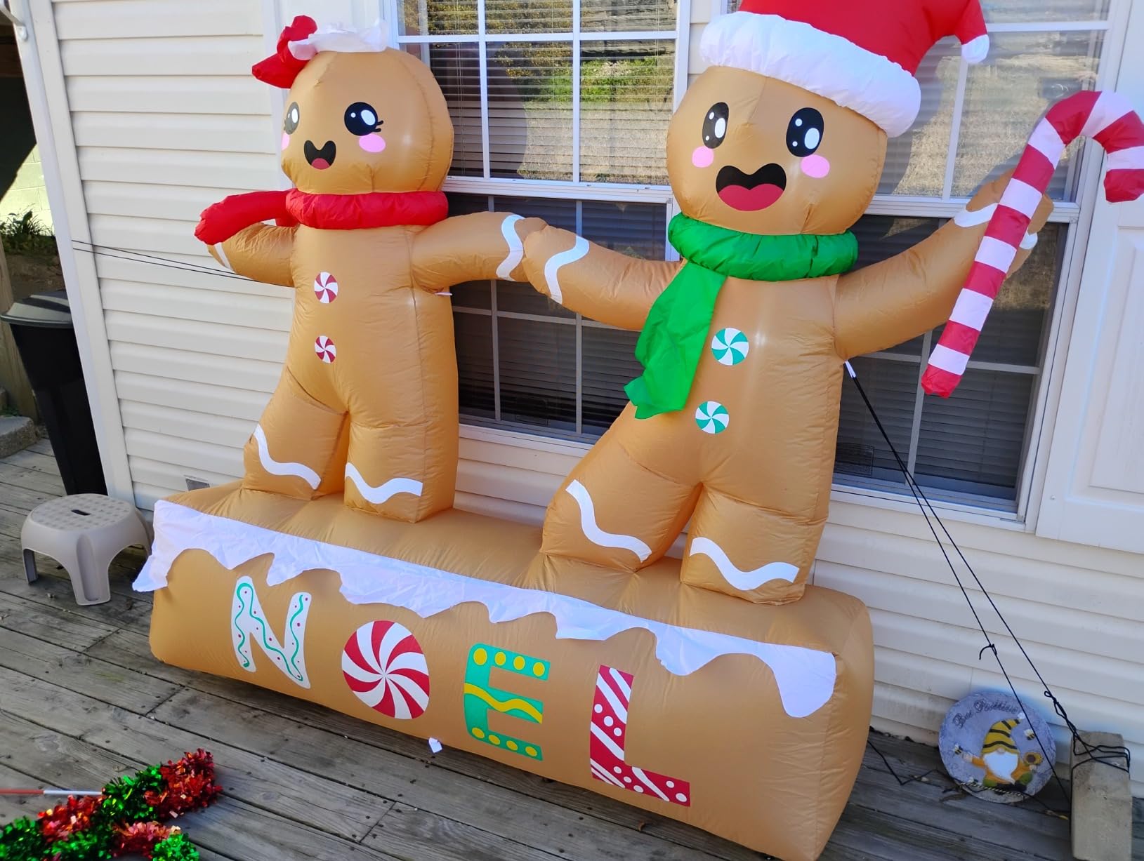 OurWarm 8FT Christmas Inflatables Outdoor Decorations, Climbing Santa Christmas Inflatable Christmas Yard Decorations with LED Lights, Christmas Blow up Yard Decorations for Outdoor Indoor Yard Decor customer photo 1