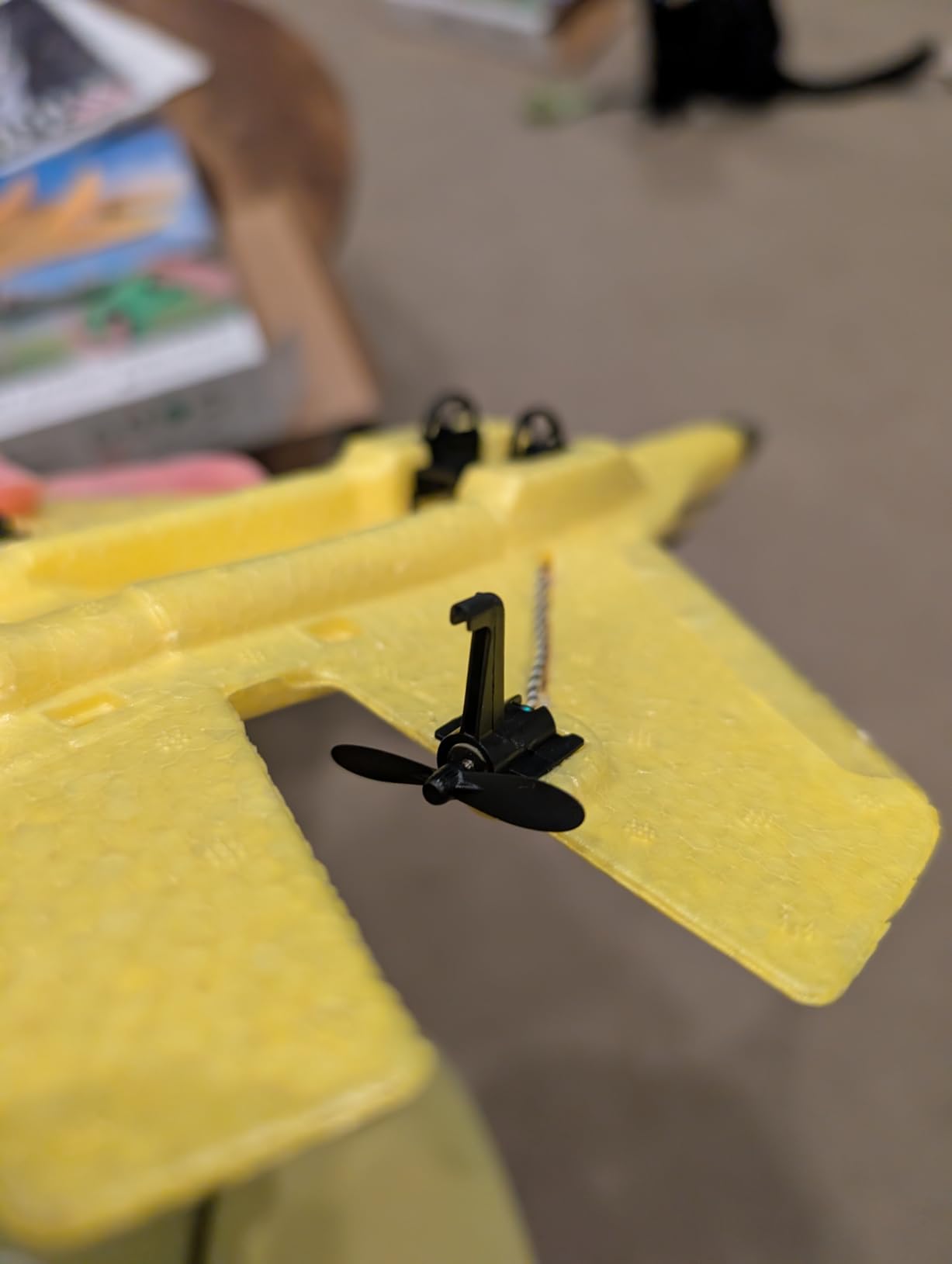 MAXBECK Remote Control Wireless Airplane Toy with Lights, Su-35 RC Glider 2 Channel 2.4 GHz customer photo 1