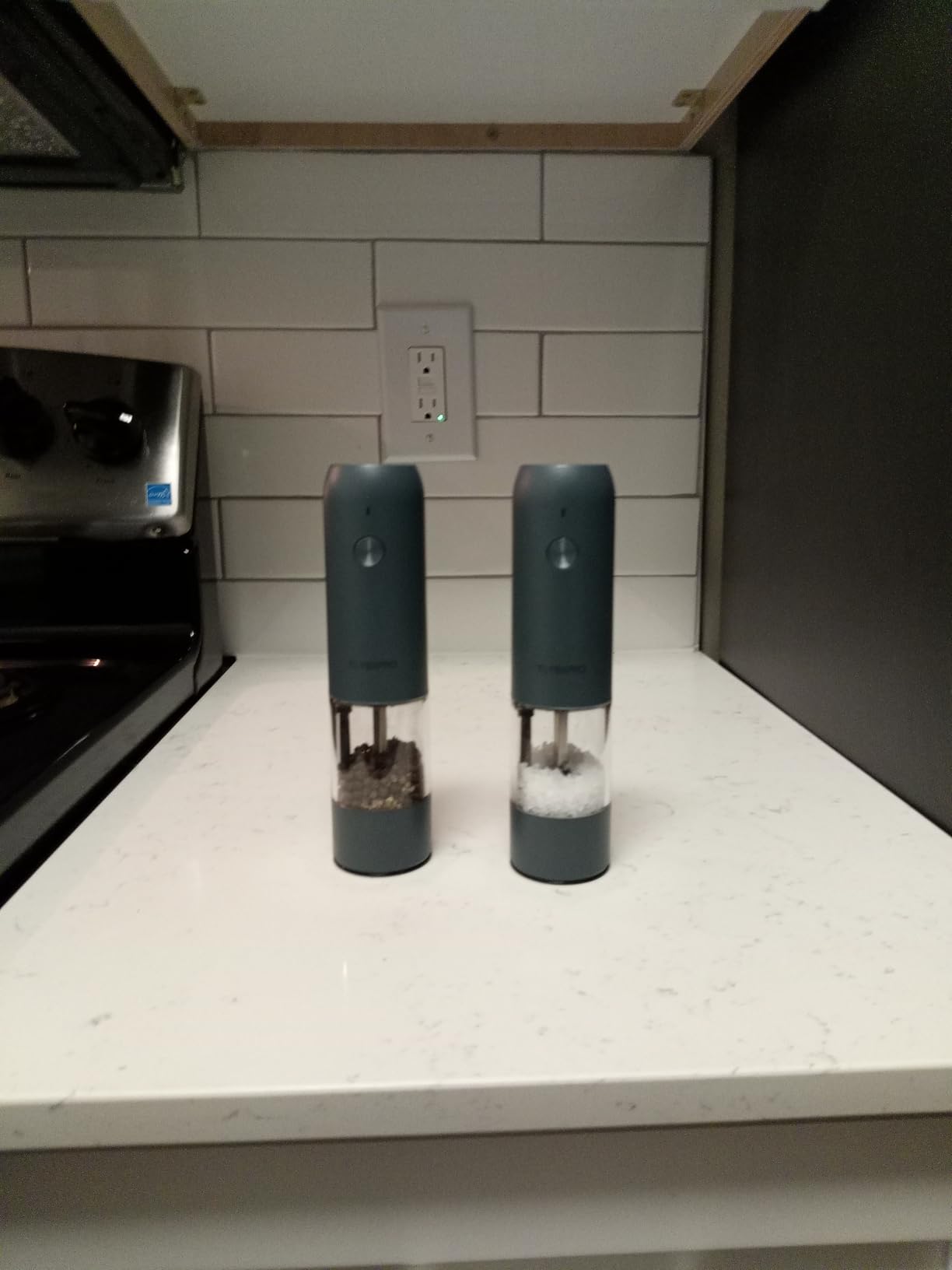 Electric Salt and Pepper Grinder Set, USB Rechargeable, Automatic Salt and Pepper Mill Grinder with Adjustable Coarseness, Electric Salt Shakers, LED Light, Refillable (2 Packs, Greige) customer photo 1