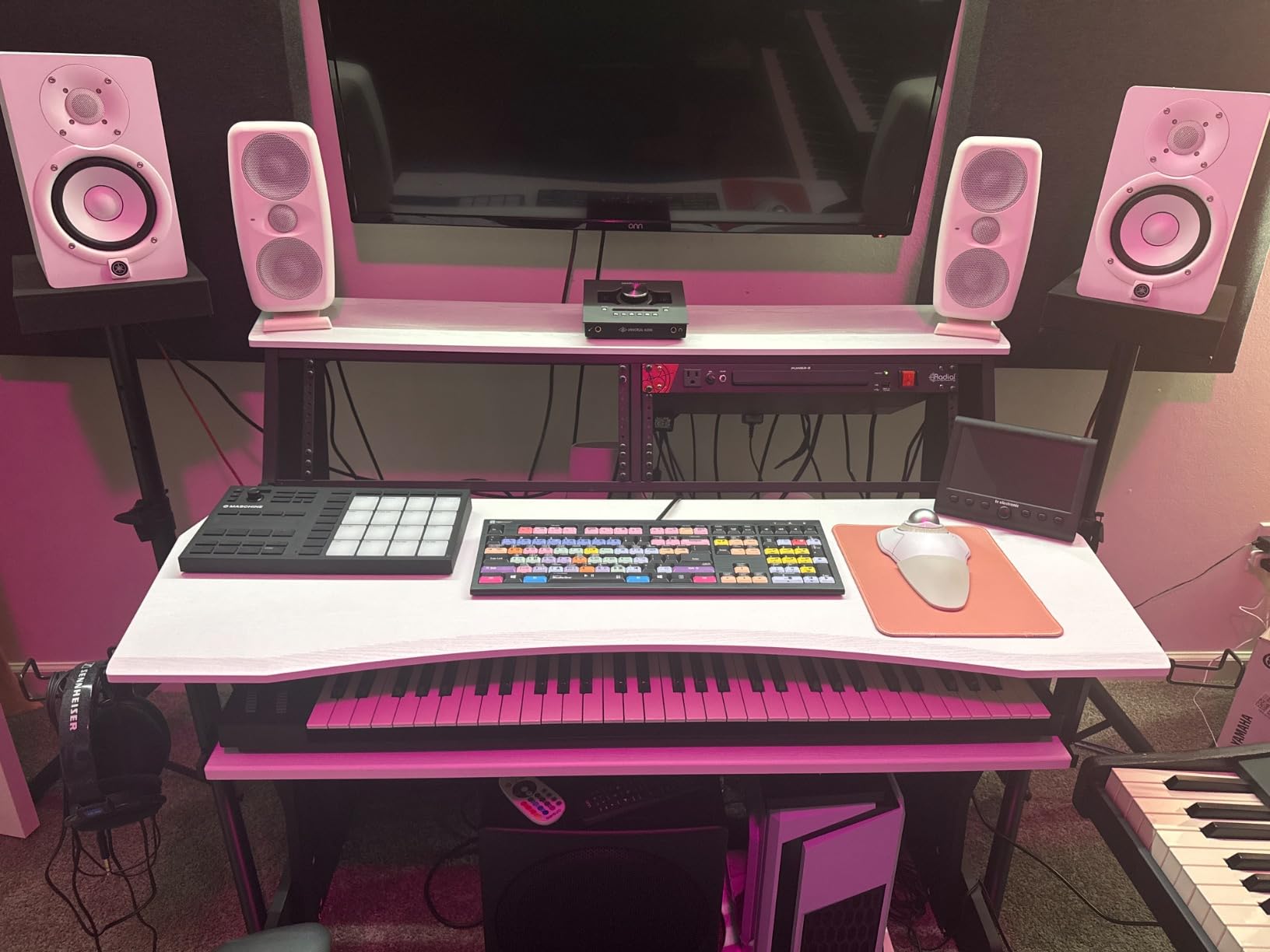 BE200 Series Music Studio Desk Workstation with 2 x 4U Rack (Natural Oak) customer photo 1
