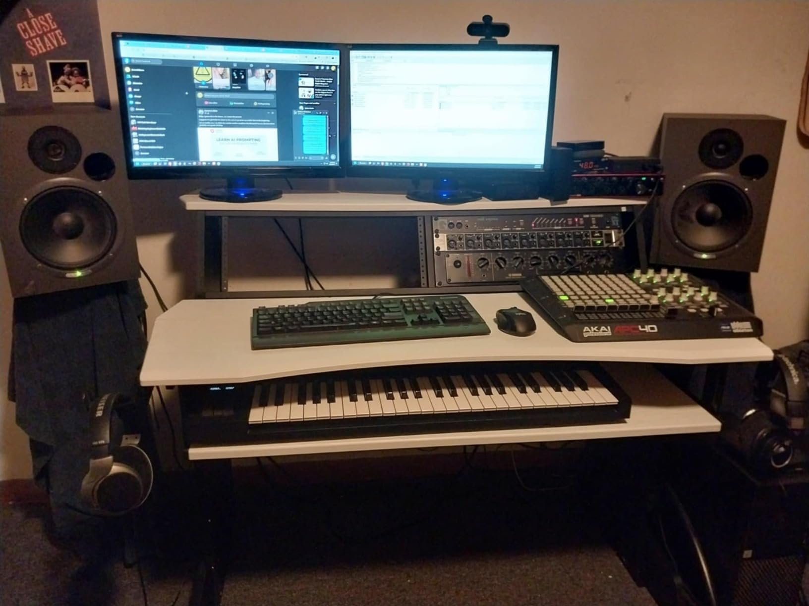 BE200 Series Music Studio Desk Workstation with 2 x 4U Rack (Natural Oak) customer photo 2